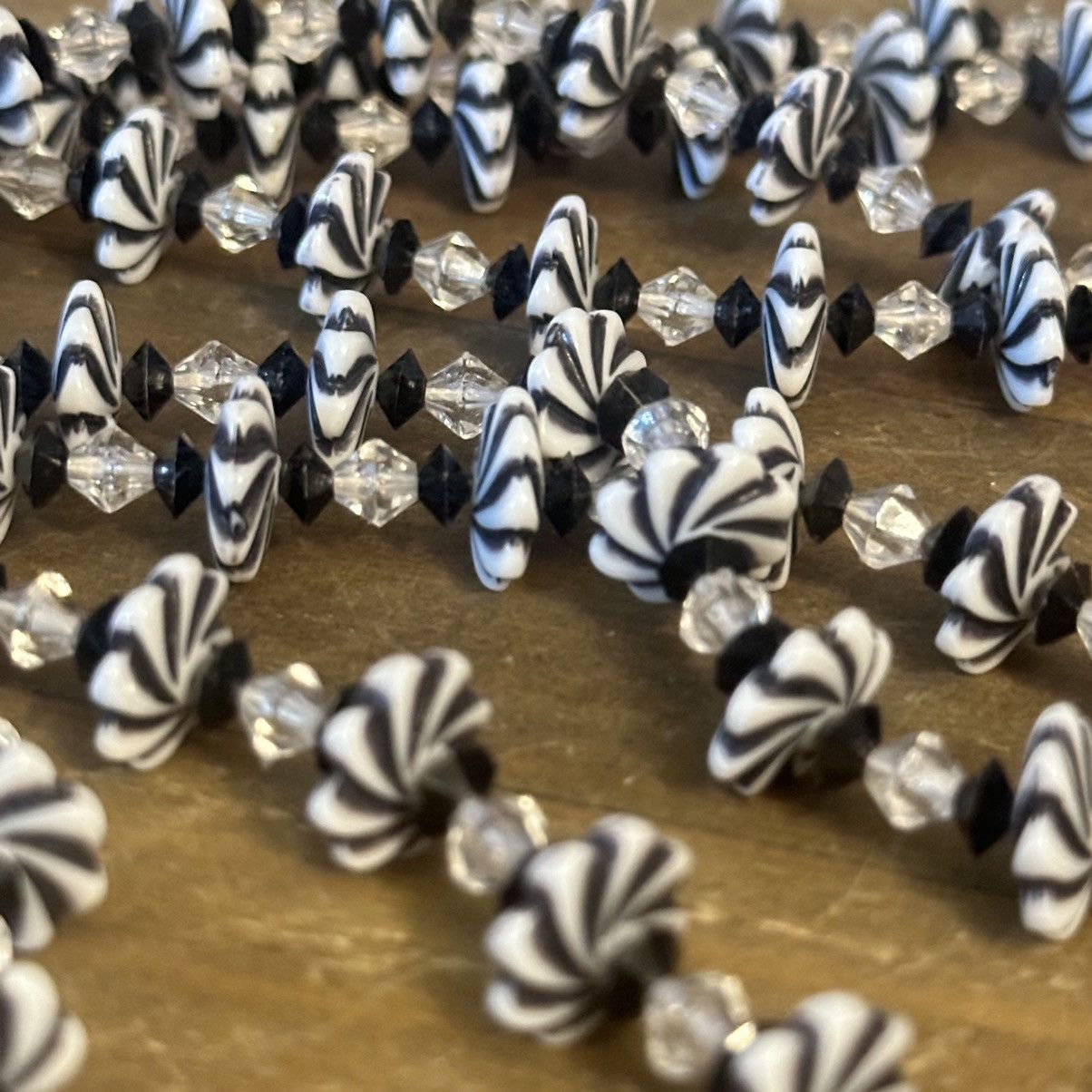 Vintage Vintage white and black striped bead layered necklace Size ONE SIZE - 4 Thumbnail