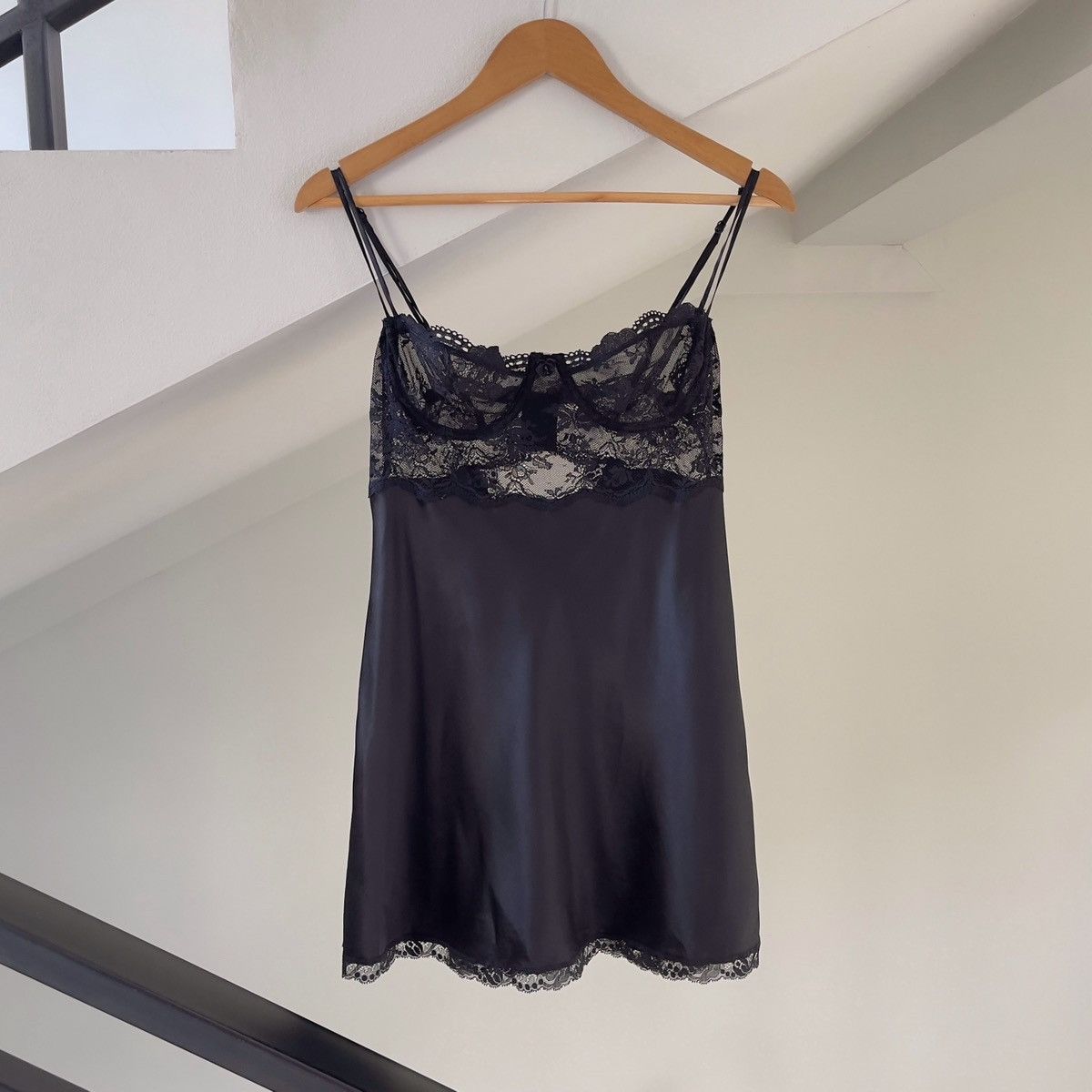 Victoria's Secret Victoria’s Secret 1990s Black Satin Slip Dress (36C/34D) Size L / US 10 / IT 46 - 7 Thumbnail
