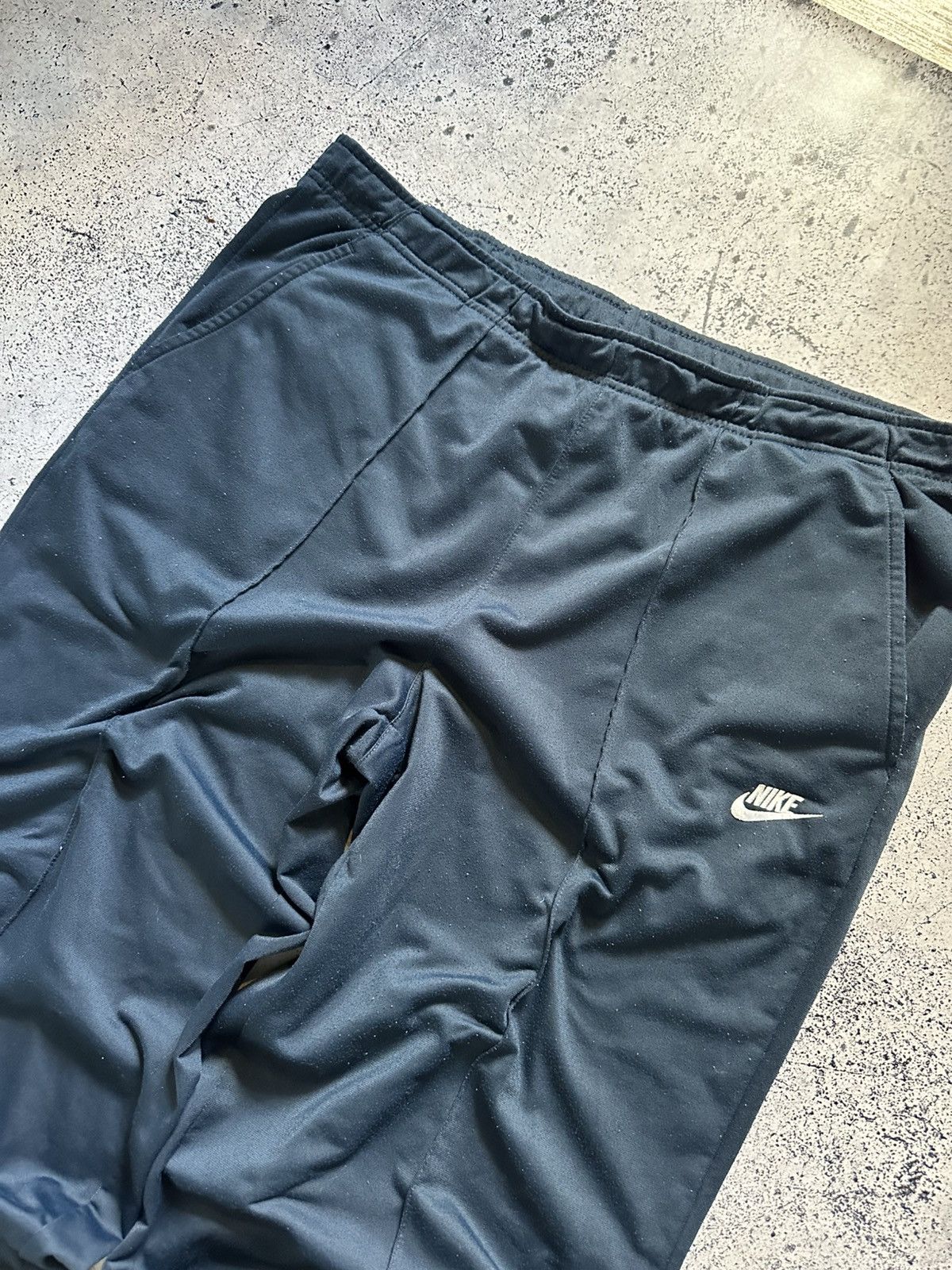 Nike Vintage Nike Baggy Track Pants Oversized Mini Swoosh Y2K USA Size US 38 / EU 54 - 2 Thumbnail