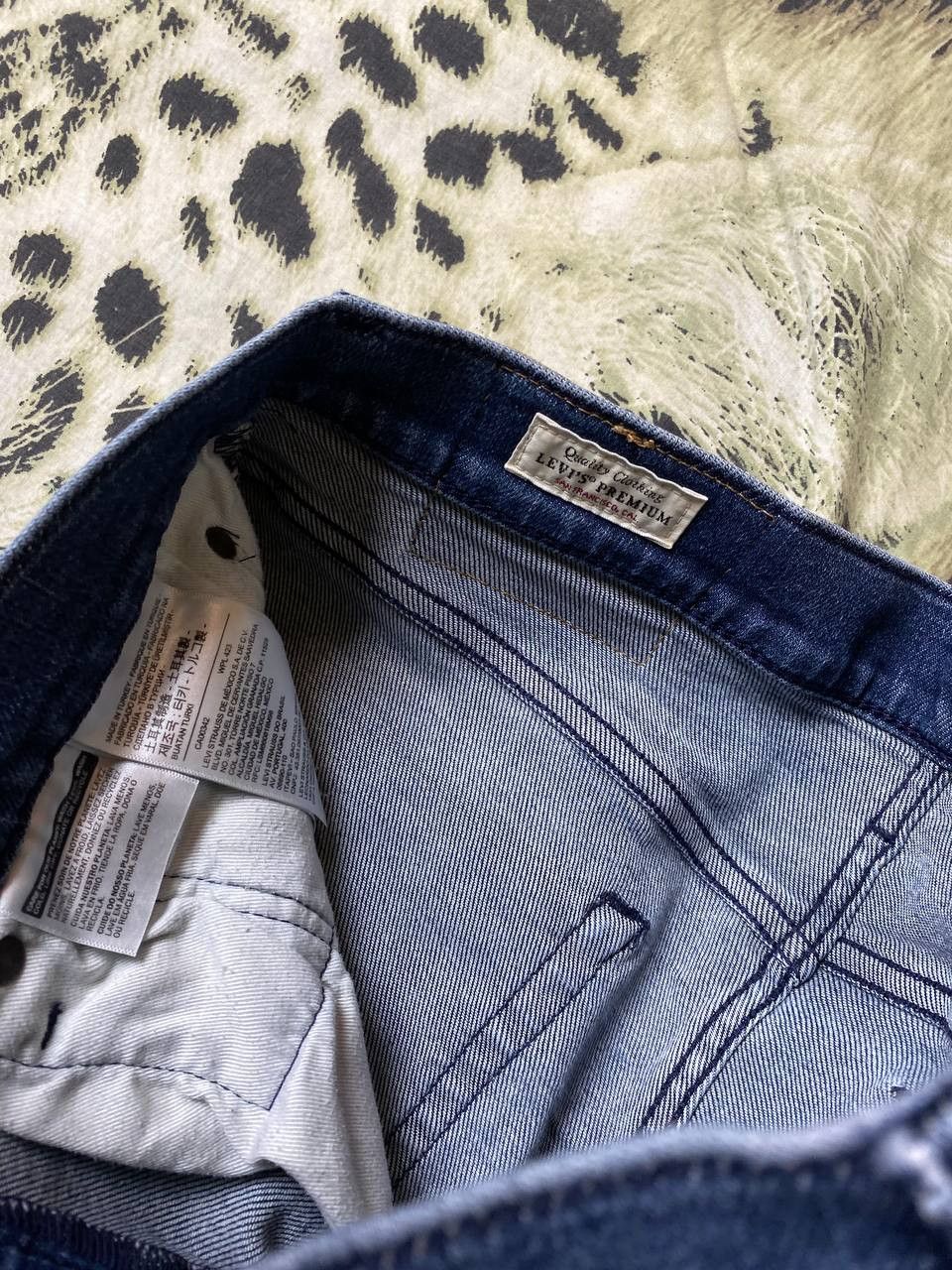 Levi's × Vintage Vintage Levi’s 519 Faded Distressed Jeans Size US 31 - 3 Thumbnail