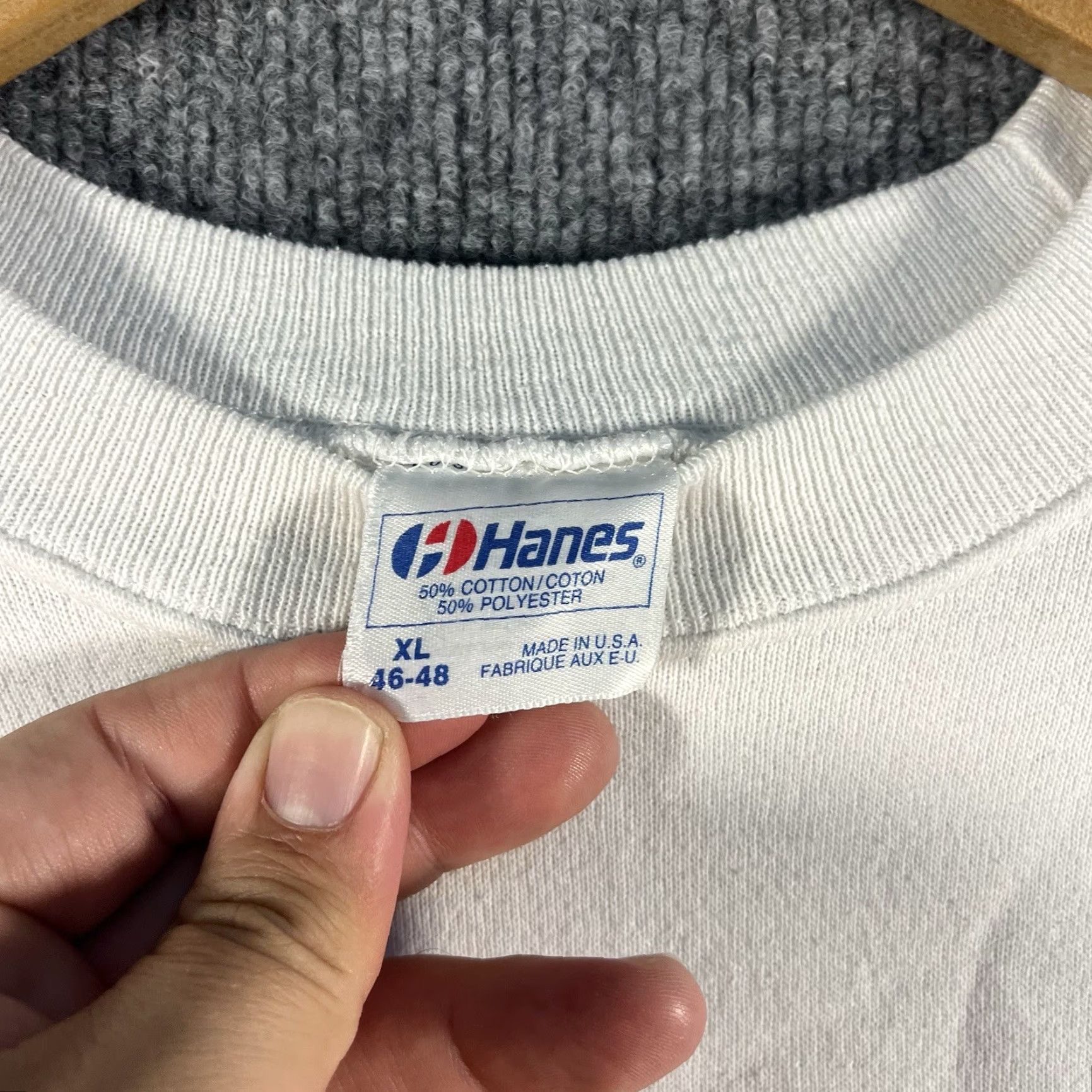Hanes VINTAGE Hanes T-Shirt Cartoon Dog TV Show Promo Crew Neck Short Sleeve XL White 90s Tim Burton Edward Scissorhands Mens Size US XL / EU 56 / 4 - 6 Thumbnail