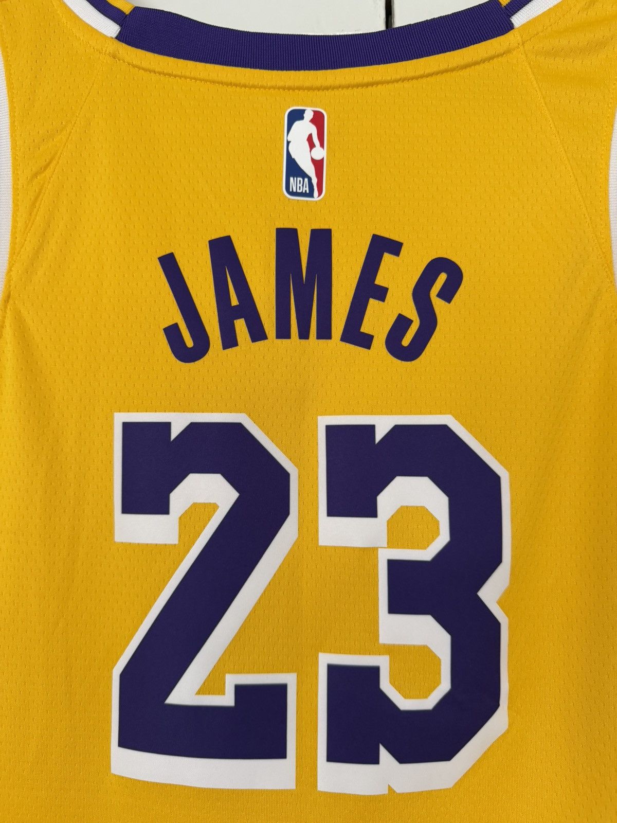 Nike NIKE LOS ANGELES LAKERS LEBRON JAMES JERSEY 23 SWINGMAN ICON Size US S / EU 44-46 / 1 - 4 Thumbnail