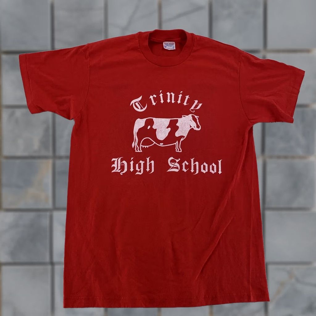 Vintage VINTAGE Trinity High School Class of 1988 T-Shirt Mens M Red Cow Mascot USA 80s Graphic Print Crew Neck Short Sleeve Size US M / EU 48-50 / 2 - 1 Thumbnail