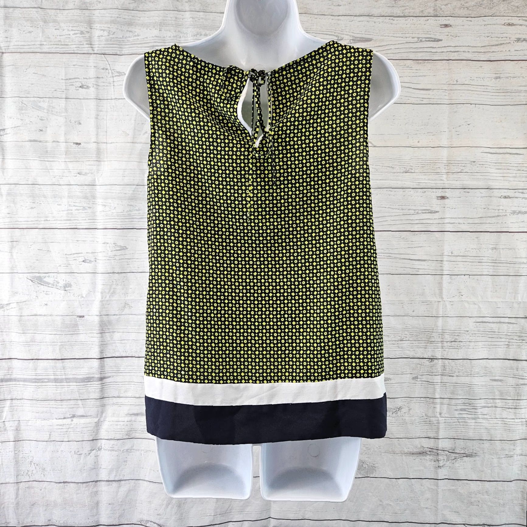 Loft Ann Taylor LOFT Womens Top XS Green Geometric Sleeveless Tie Back Blouse Category: Shirt Size XS / US 0-2 / IT 36-38 - 4 Thumbnail