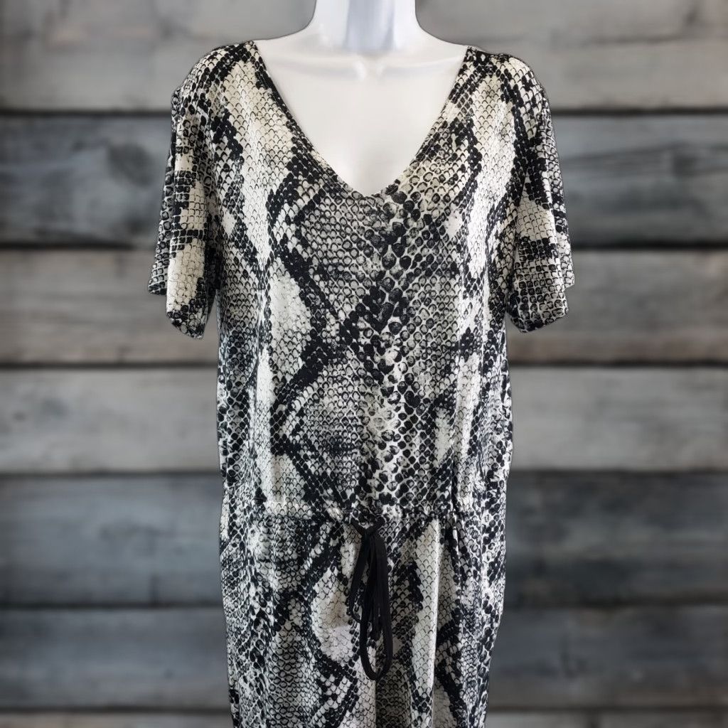 Vintage VINTAGE LuLaRoe Womens Jumpsuit Sz Medium Black White Snakeskin Short Sleeve V-Neck Size 32" / US 10 / IT 46 - 1 Thumbnail