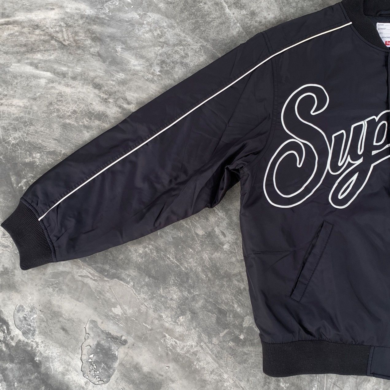Supreme Supreme Script Contrast Varsity Bomber Jacket Black FW20 Size US XL / EU 56 / 4 - 3 Thumbnail