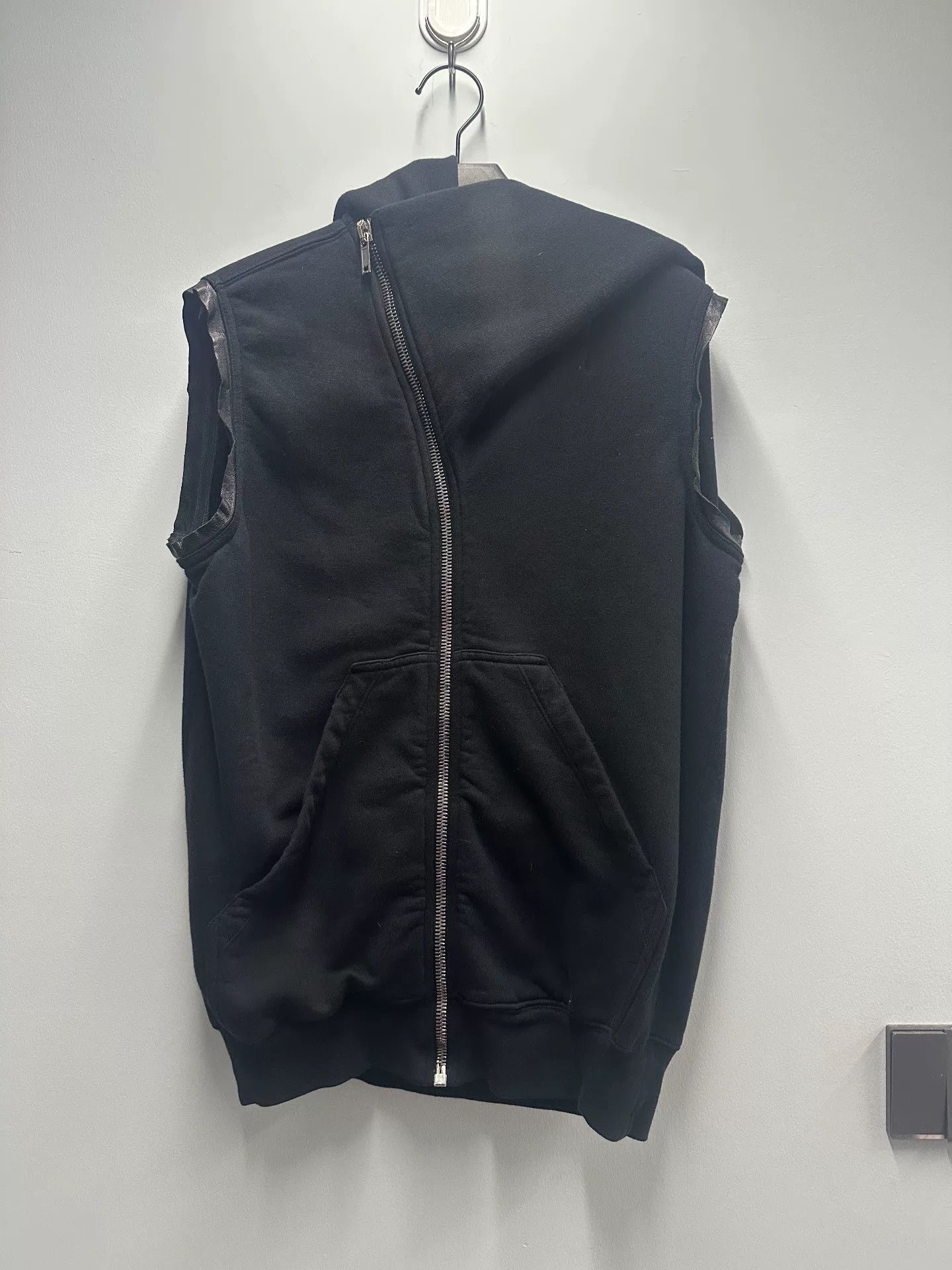 Rick Owens Rick Owens Unisex Witch Hat Vest Size US XS / EU 42 / 0 - 1 Thumbnail