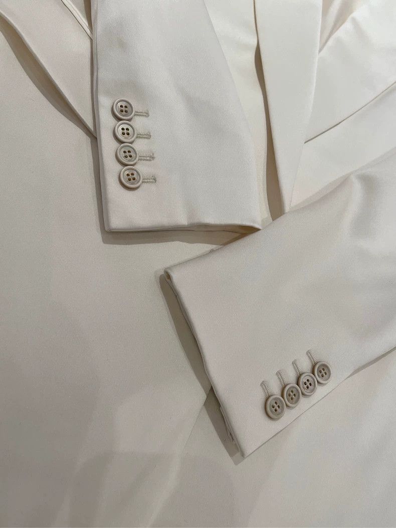 Saint Laurent Paris Saint Laurent Paris Mulberry silk satin ladies' blazer 2505 Size S / US 4 / IT 40 - 4 Thumbnail