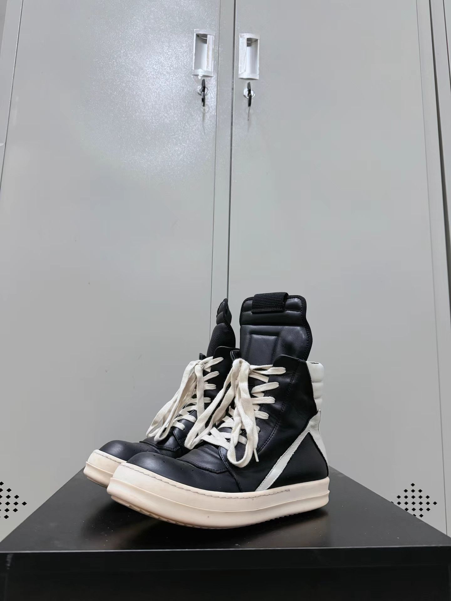 Rick Owens Rick Owens black and white leather casual shoes Size US 7 / IT 37 - 1 Thumbnail