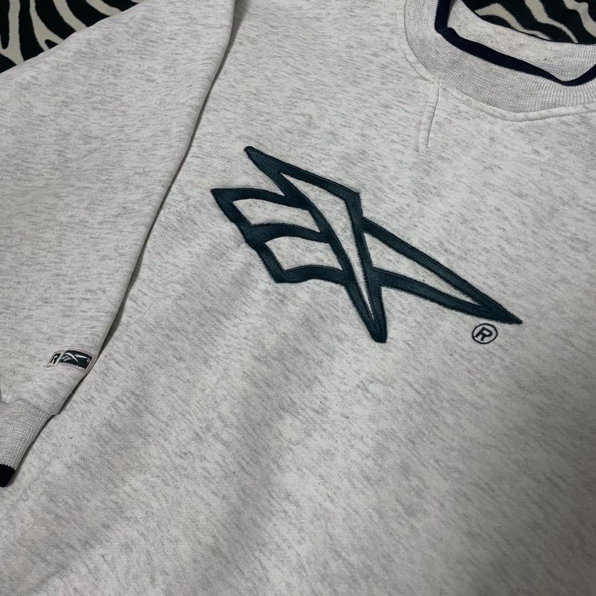 Reebok Vintage Reebok Crewneck Sweatshirt big logo rare 90s Size US M / EU 48-50 / 2 - 4 Thumbnail