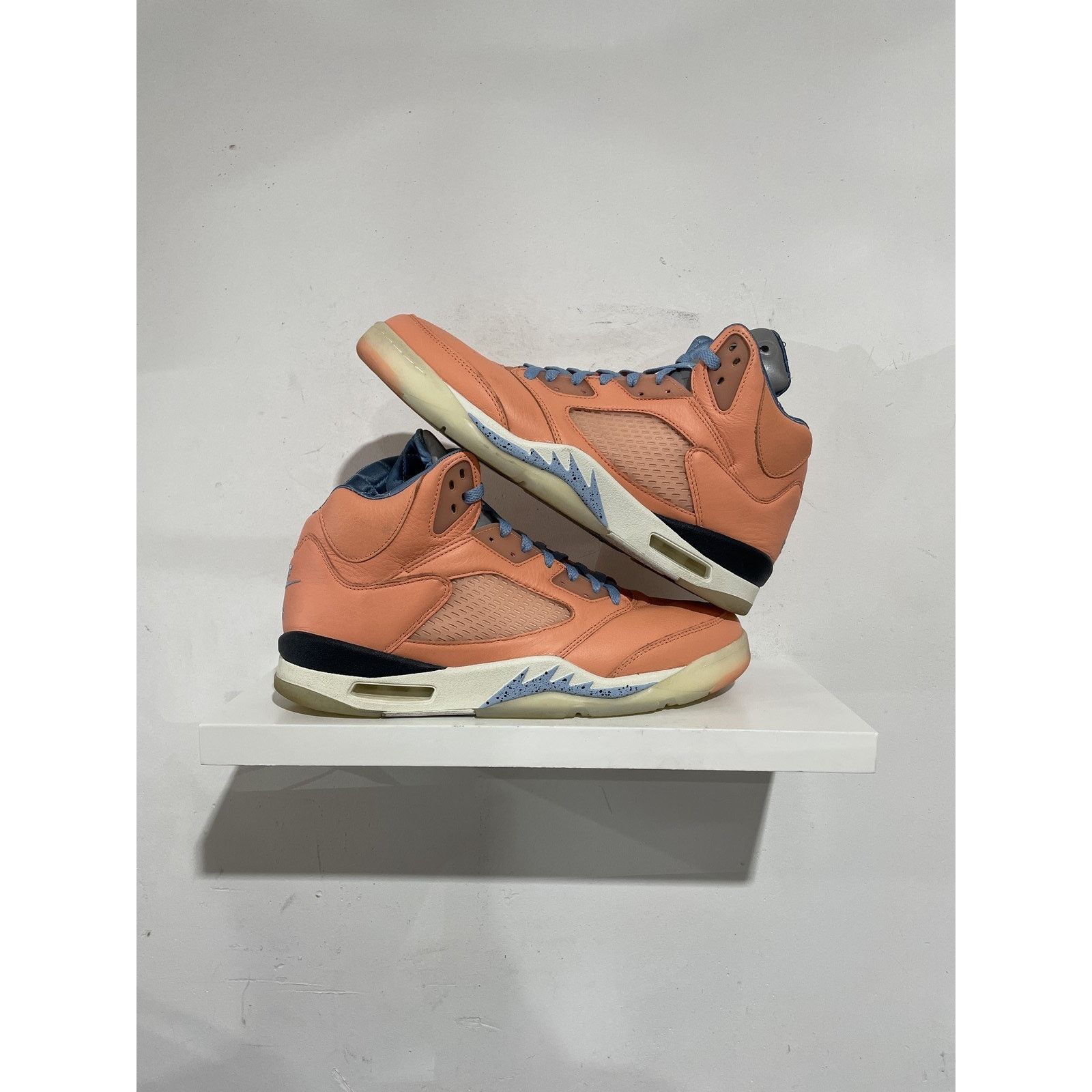 Jordan Brand JORDAN 5 CRIMSON BLISS WE THE BEST SIZE 12.5 PREOWNED Size US 12.5 / EU 45-46 - 1 Thumbnail