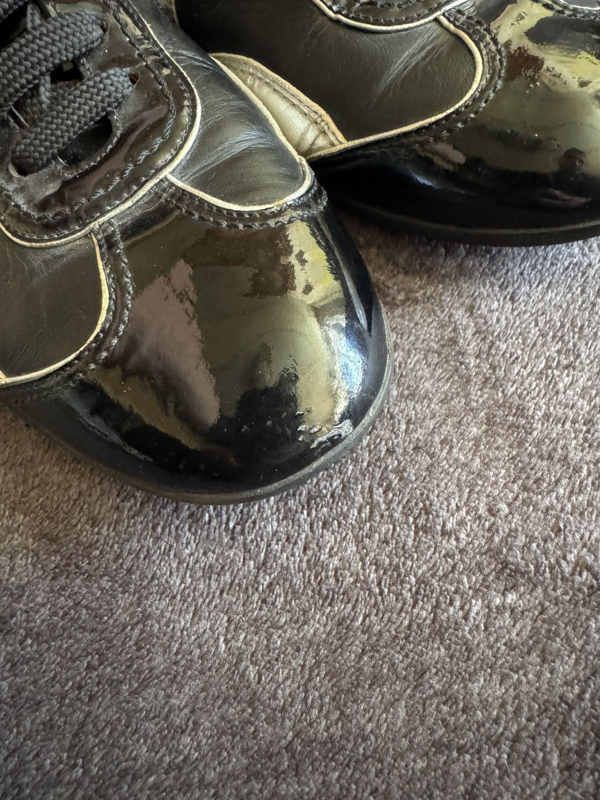 Louis Vuitton Luis Vuitton low-cut silver flower black leather sneakers Size US 7 / IT 37 - 11 Thumbnail