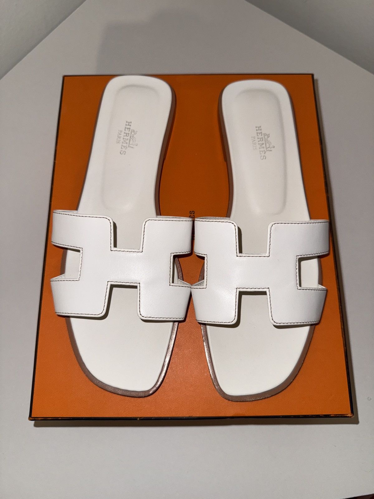 Hermes ORAN SANDAL IN BOX CALF 390 02 BLANC PIQUR ES HAVANE Size US 9 / IT 39 - 1 Thumbnail
