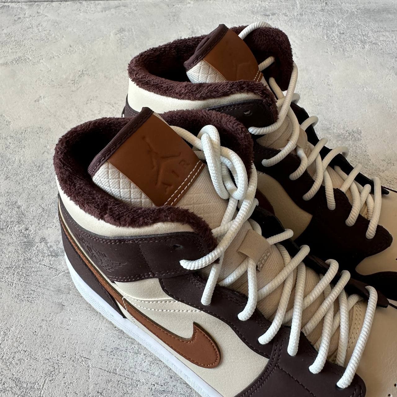 Jordan Brand Air Jordan 1 Mid "Cream Dark Chocolate" Size 44 DO6699-200 Size US 11.5 / IT 41.5 - 7 Thumbnail