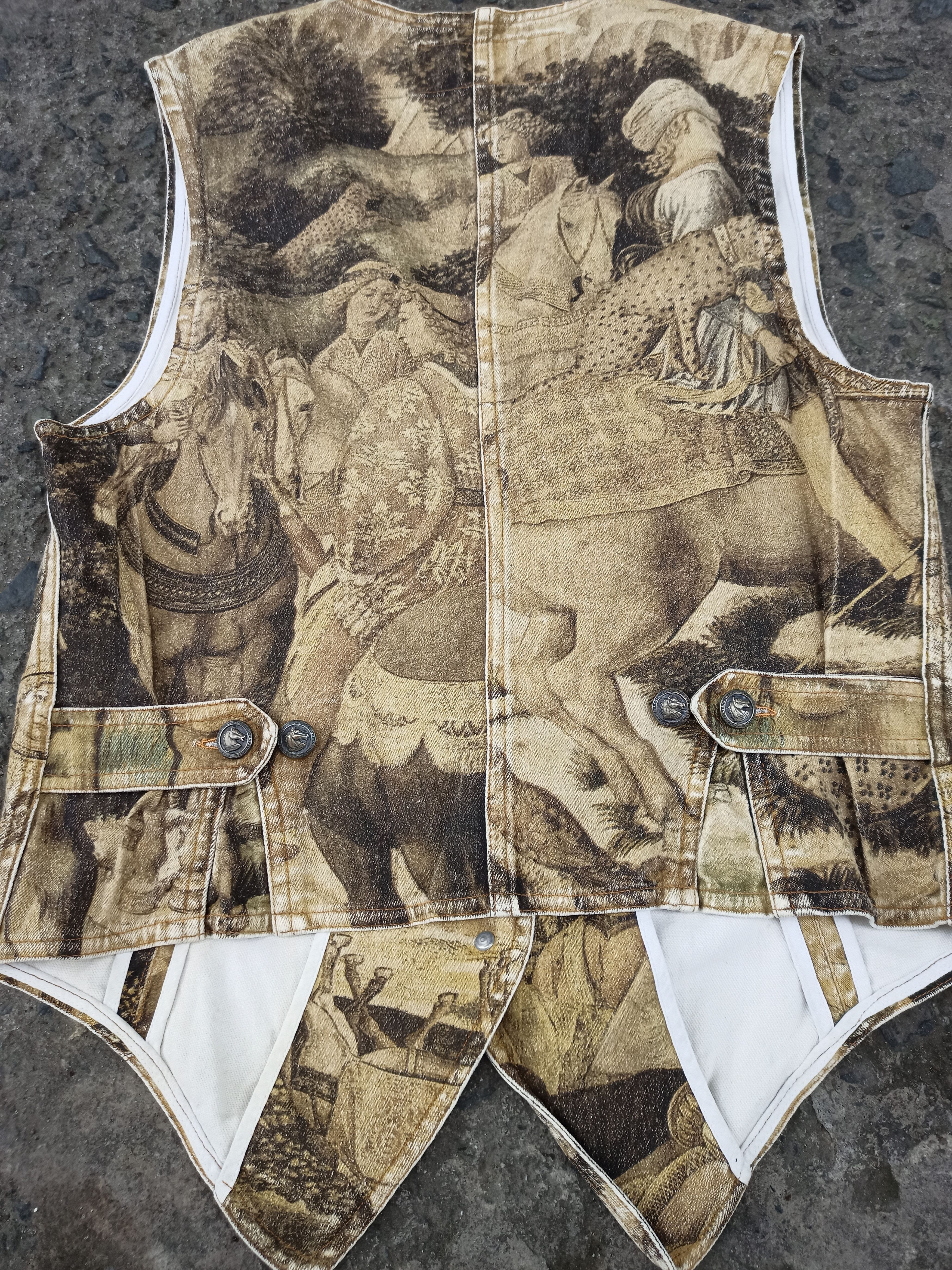 Roberto Cavalli ROBERTO CAVALLI - AW94 - 95 renaissance print vest Size S / US 4 / IT 40 - 4 Thumbnail