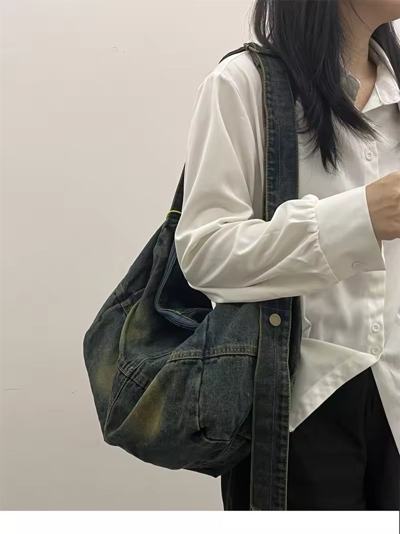 Japanese Brand × Jean Washed Denim Shoulder Bag Size ONE SIZE - 4 Thumbnail