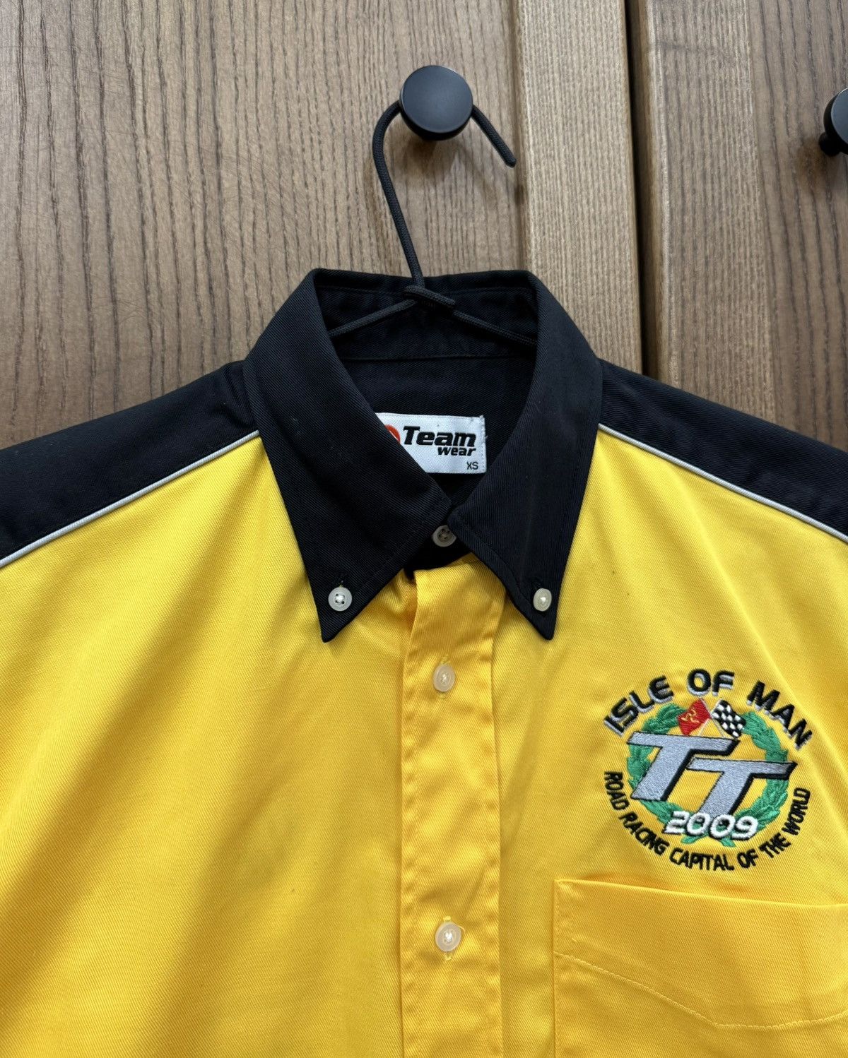 Formula 1 Team Wear Isle of man TT 2009 Racing Button Up Shirt Size US XS / EU 42 / 0 - 5 Thumbnail