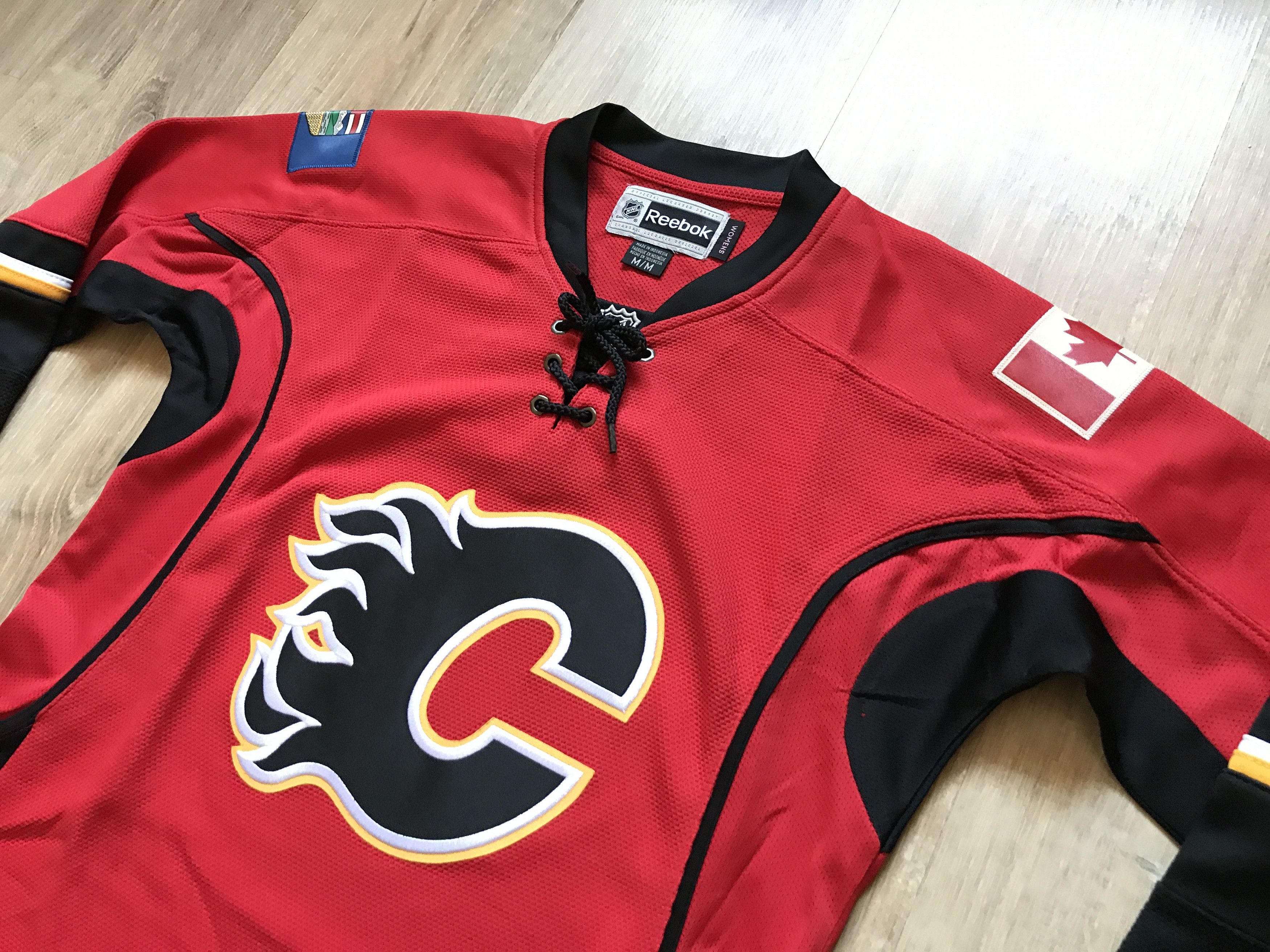 NHL × Reebok × Vintage Vintage Reebok Calgary Flames Womens Hockey Jersey Size M / US 6-8 / IT 42-44 - 2 Thumbnail