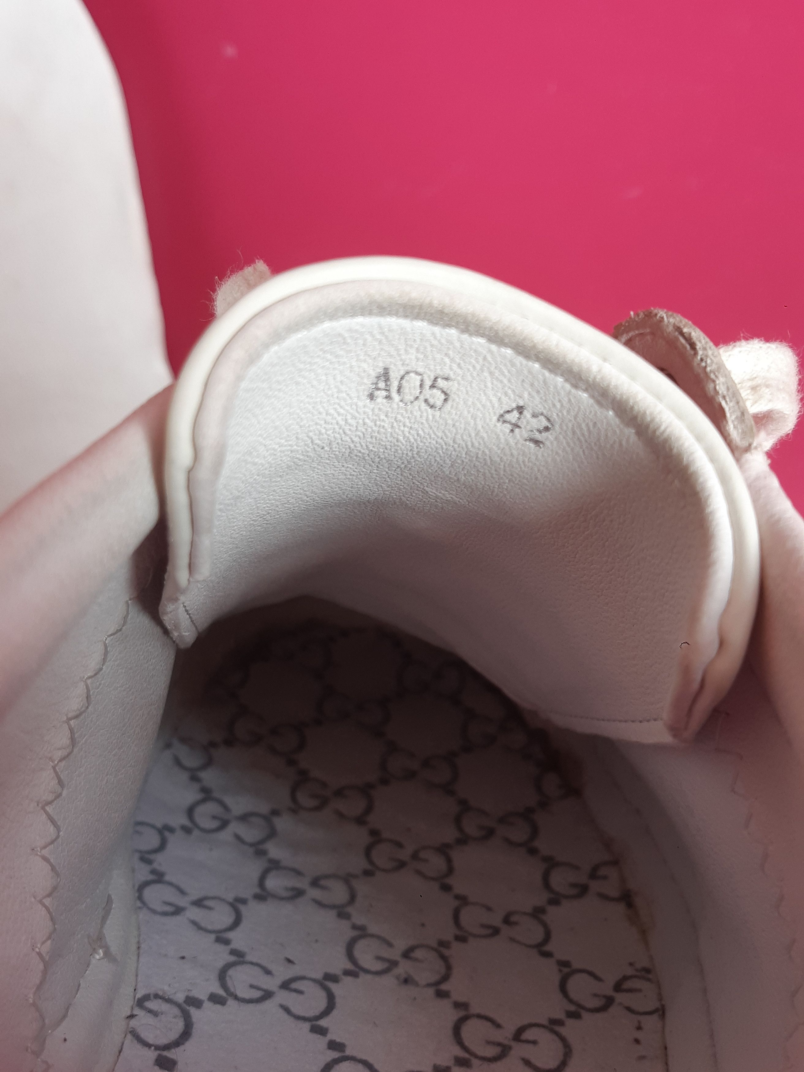 Gucci Gucci Ace Embroidered Tiger Italy Sneakers Men's Size eu42 Size US 9 / EU 42 - 10 Thumbnail