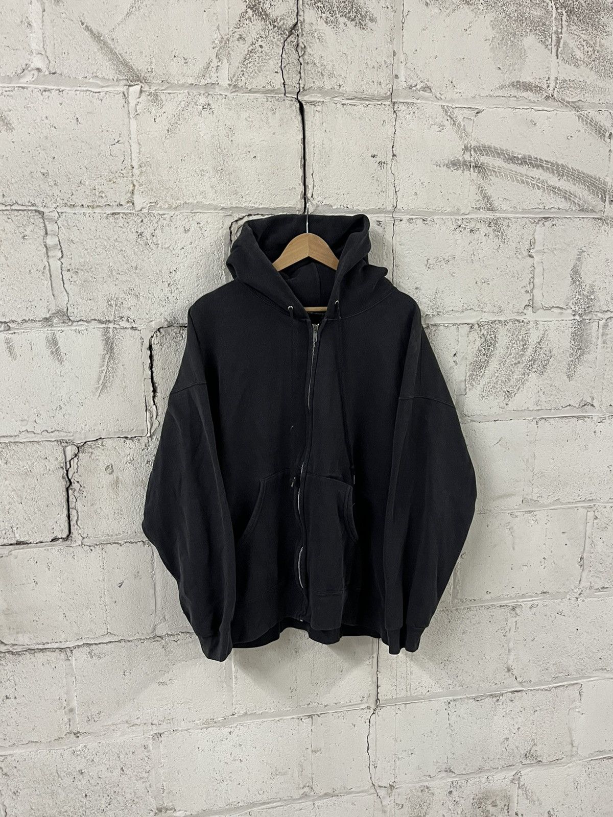 Russell Athletic Black zip up hoodie 90s heavy cotton boxy, fit grunge opium Size US XL / EU 56 / 4 - 2 Thumbnail