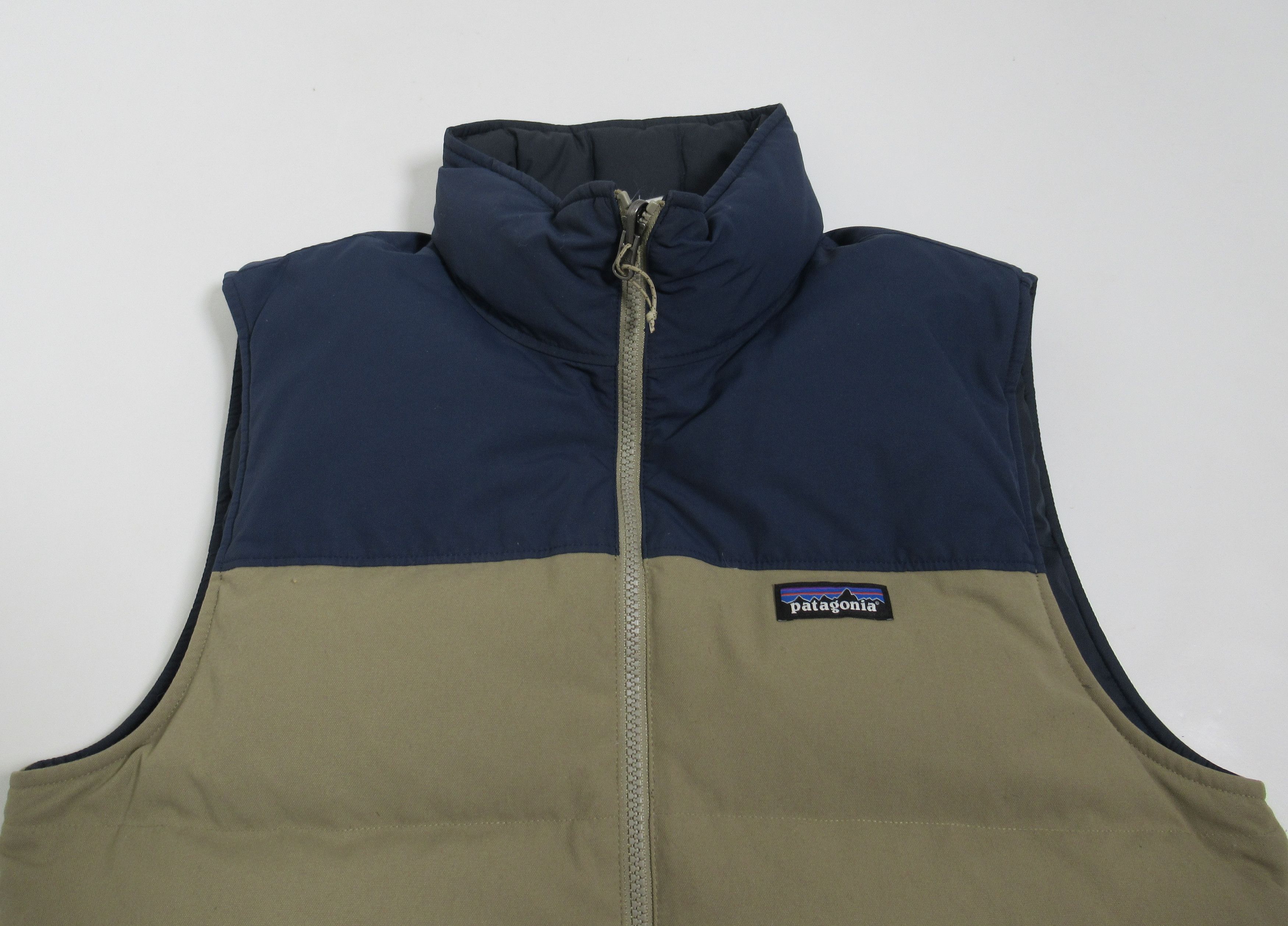 Patagonia Patagonia Reversible Bivy Down Vest Ash Tan ASHT 27587FA16 Size US M / EU 48-50 / 2 - 2 Thumbnail