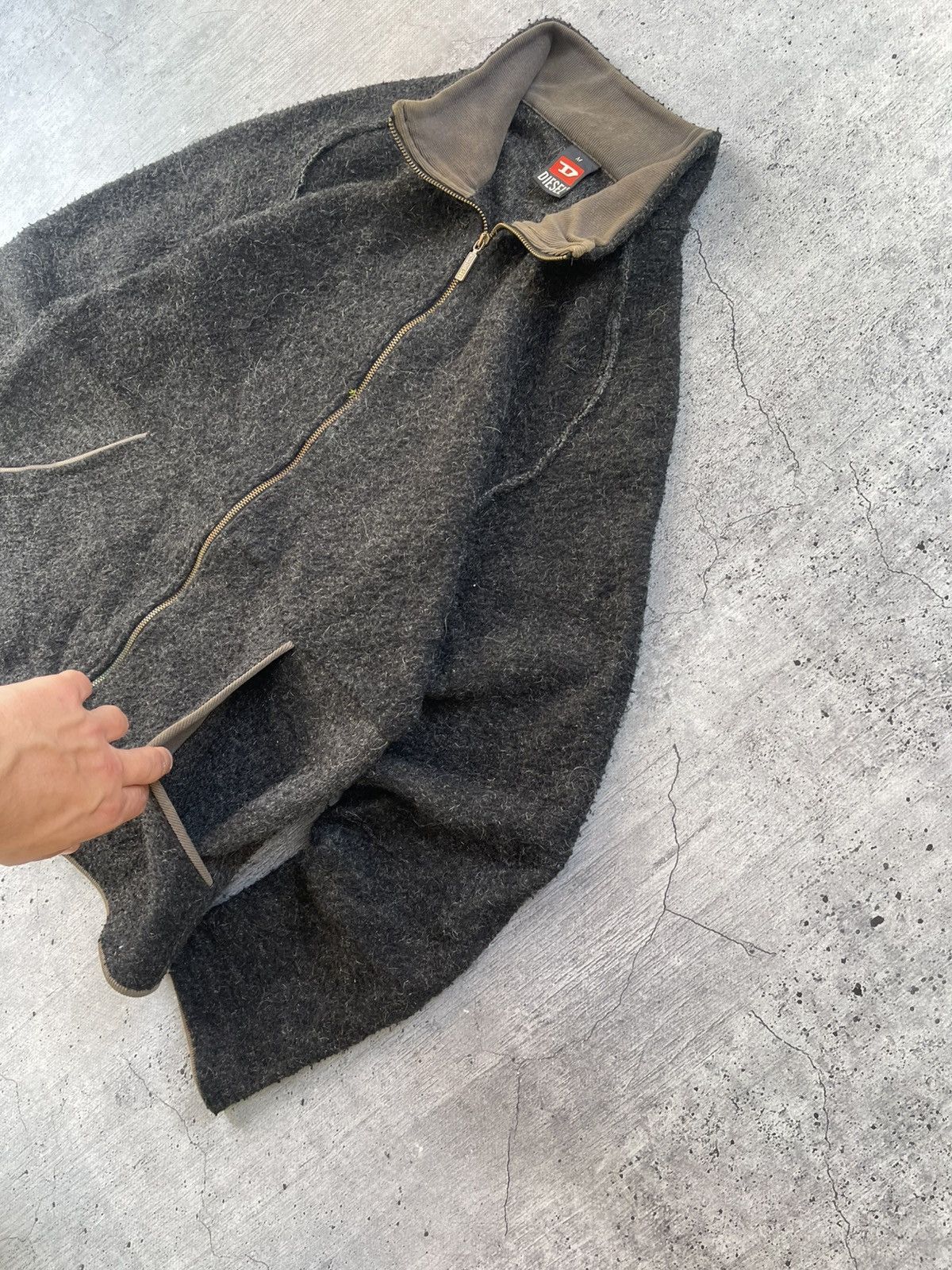 Other VTG. DIESEL ZIP UP SWEATER // LAMPO ZIP // AVANT GARDE STYLE Size US M / EU 48-50 / 2 - 5 Thumbnail