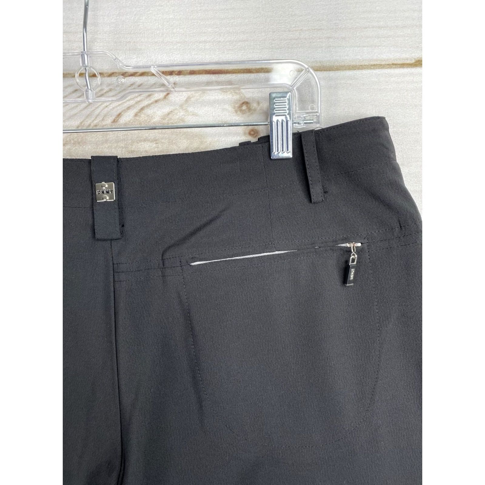 DKNY DKNY Golf Shorts Bermuda Zip Pockets Black 14 Women’s Stretch Casual Bermuda Shorts DKNY Women’s Size 14 Black Golf Shorts Size 36" / US 14 / IT 50 - 6 Thumbnail