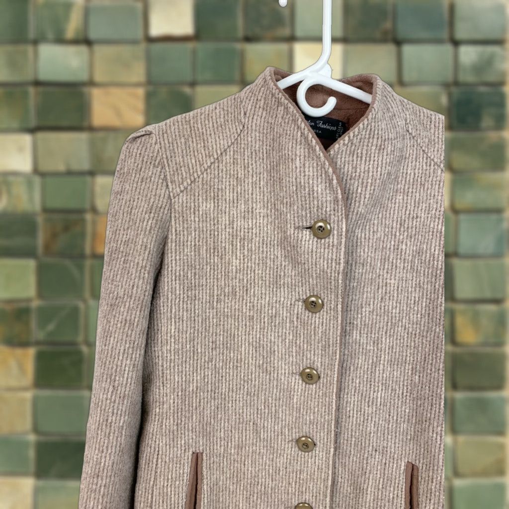 Vintage VINTAGE Wellington Fashions Peacoat Coat XS Small Women Wool Brown Button Made in USA Size XS / US 0-2 / IT 36-38 - 1 Thumbnail