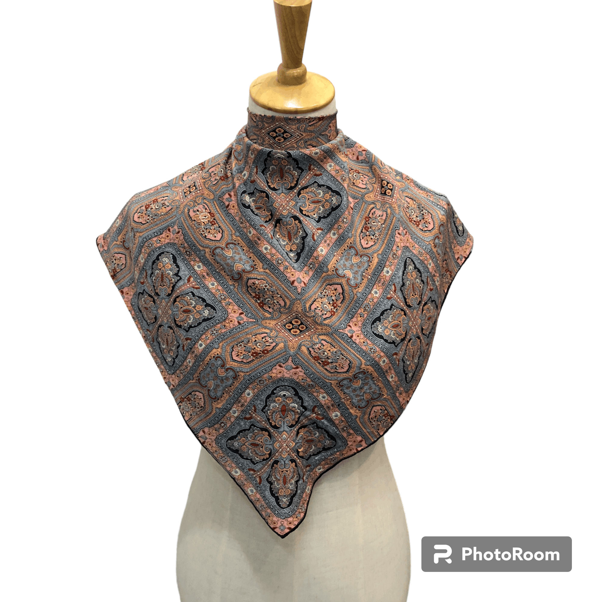 Vintage Vintage Luxury Paisley Hand Rolled Silk Scarf M1325 Size ONE SIZE - 1 Thumbnail