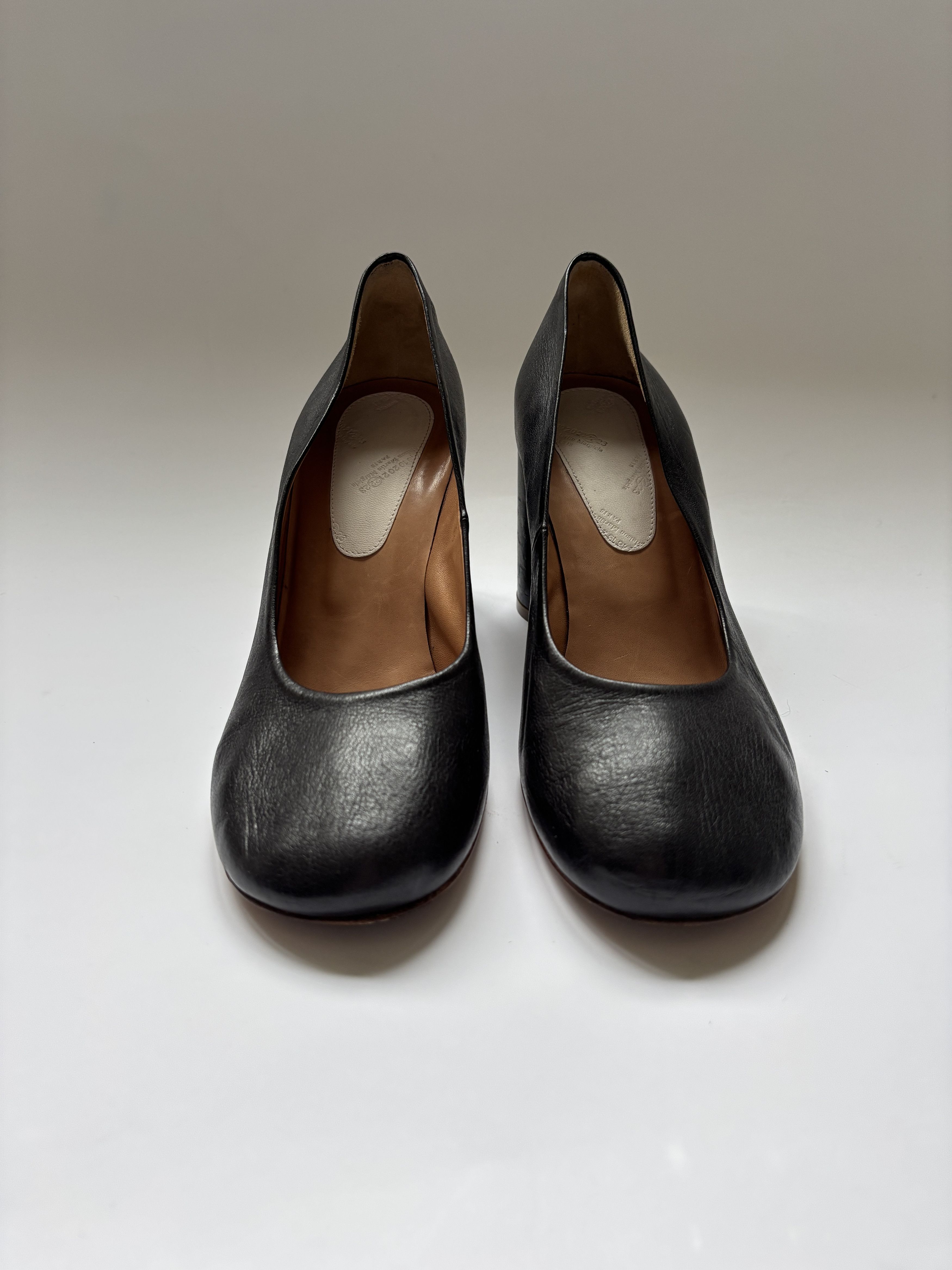 Maison Margiela ⚡️QUICK SALE⚡️Margiela Black Round Toe, Round Heel Pumps Size US 9 / IT 39 - 2 Thumbnail