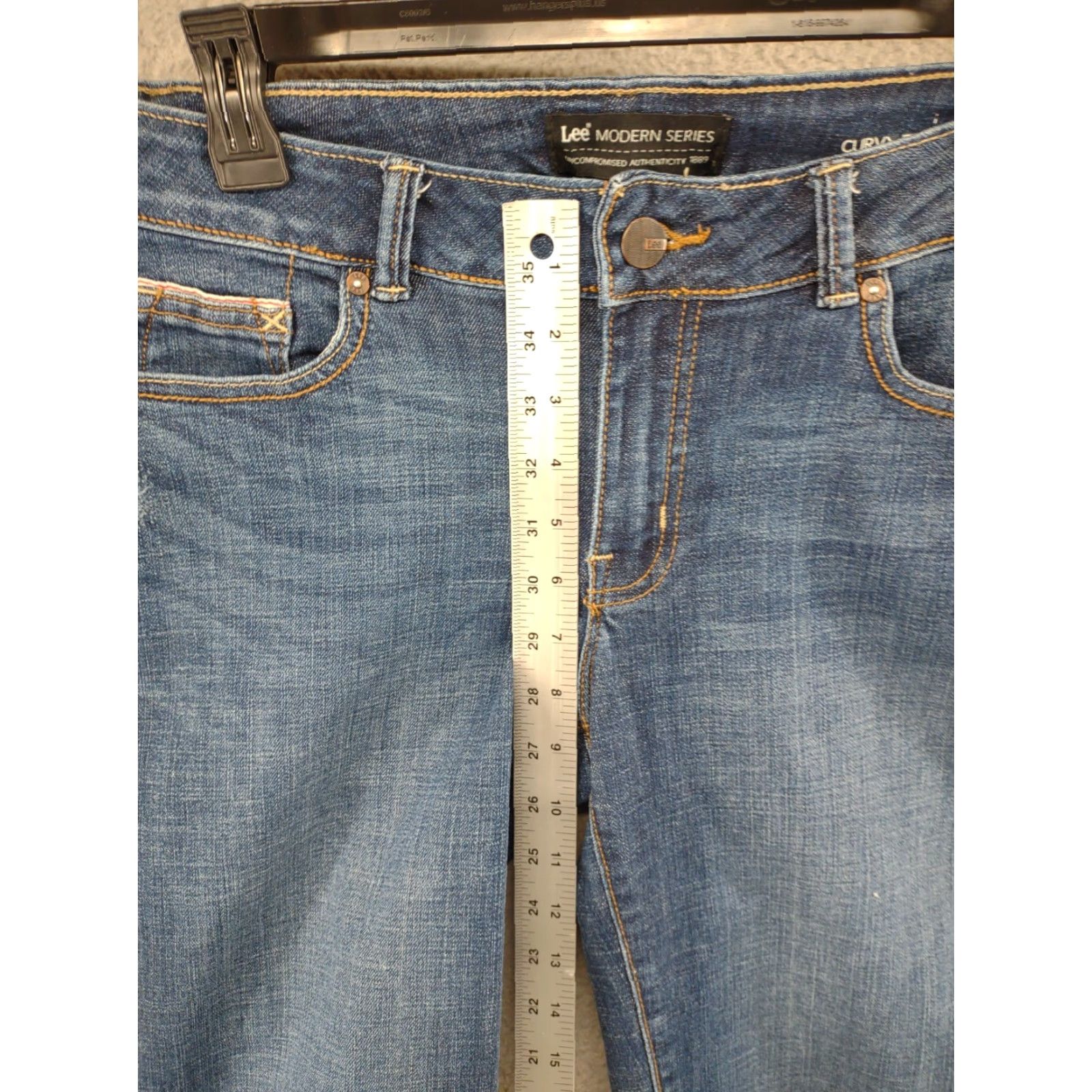 Lee Lee Modern Series Curvy Fit Boyfriend Jeans Women's Size 6 Medium Blue Denim 5-Pocket - Regular Rise Cotton Blend Shirt? Size 28" / US 6 / IT 42 - 6 Thumbnail
