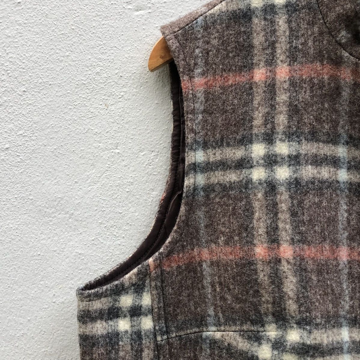 Burberry Burberry London Checked Novacheck Vest Wool Jacket Size M / US 6-8 / IT 42-44 - 6 Thumbnail