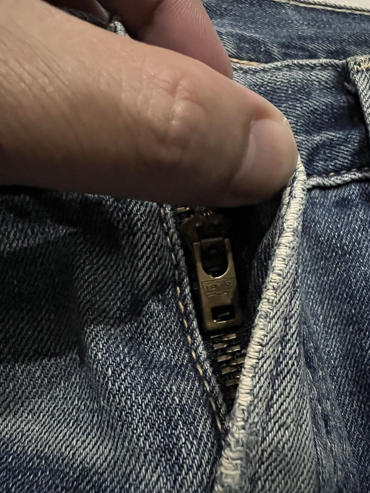 Levi's Vintage Levis 502 Faded Blue Distress Jeans Size US 31 - 17 Thumbnail