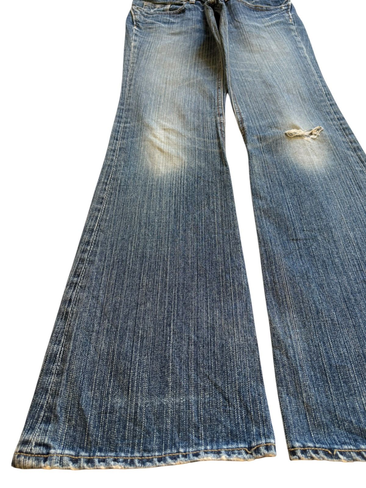 Japanese Brand Vintage Japanese Brand Faded Wash Distressed Flare Jeans Size 28" / US 6 / IT 42 - 6 Thumbnail