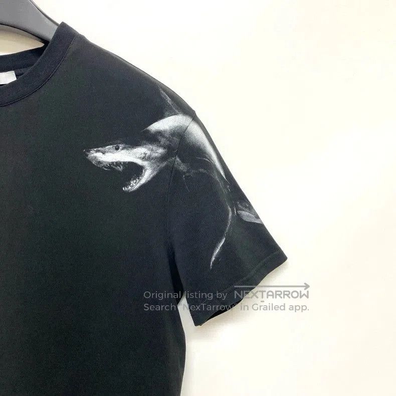 Givenchy Givenchy Shark Print Short Sleeve T. Size US L / EU 52-54 / 3 - 8 Thumbnail