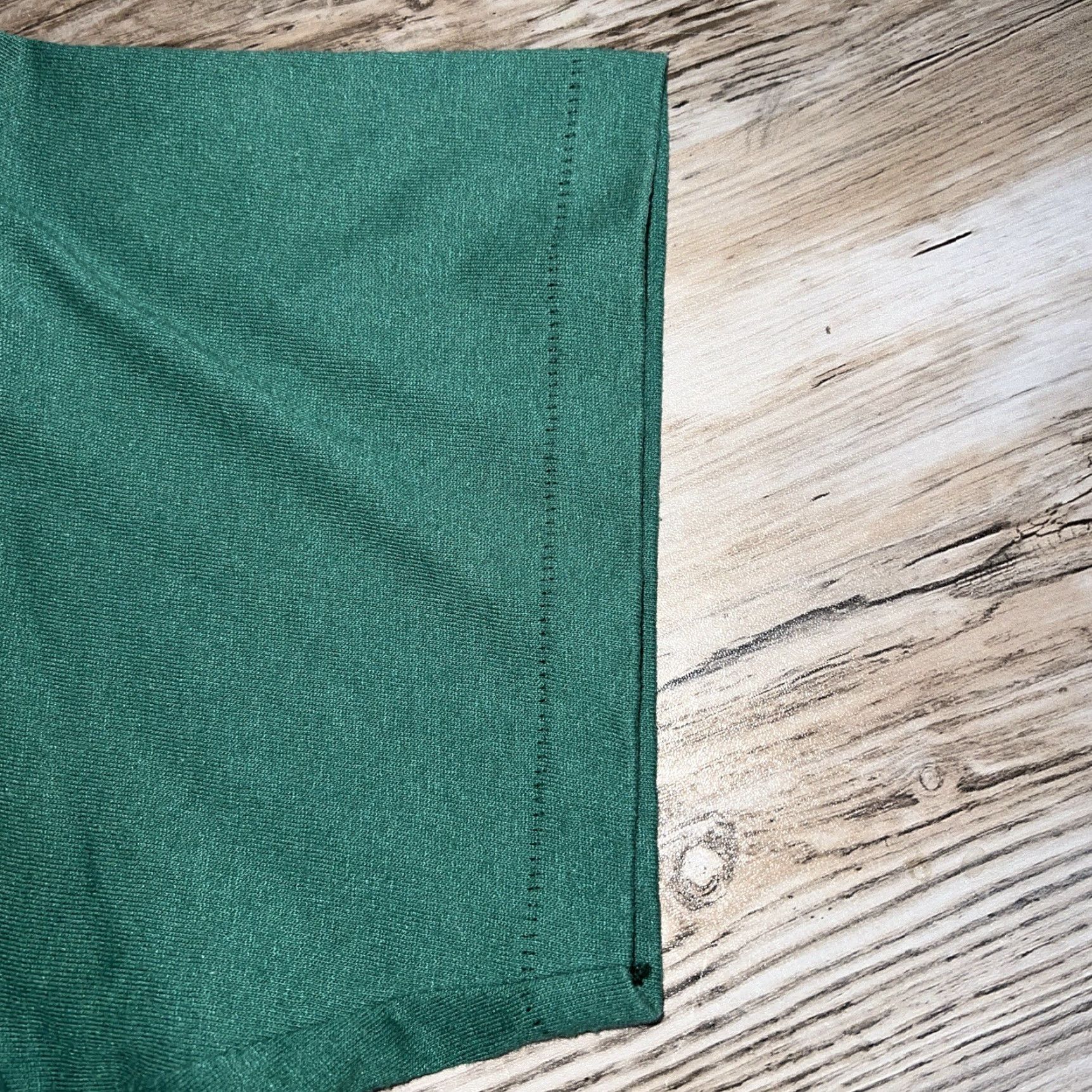 Hanes VINTAGE Hanes T-Shirt Mens Size M Green Heavyweight 1989 Stitch Single Stitch Size US M / EU 48-50 / 2 - 5 Thumbnail