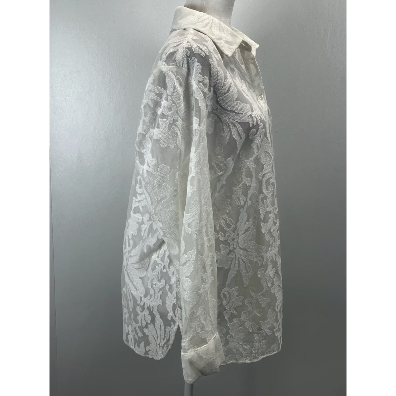 Vintage VINTAGE Chicos Women's Blouse Shirt Long Sleeve Collared Button-Up Sheer Ivory Size 2 Size XS / US 0-2 / IT 36-38 - 4 Thumbnail