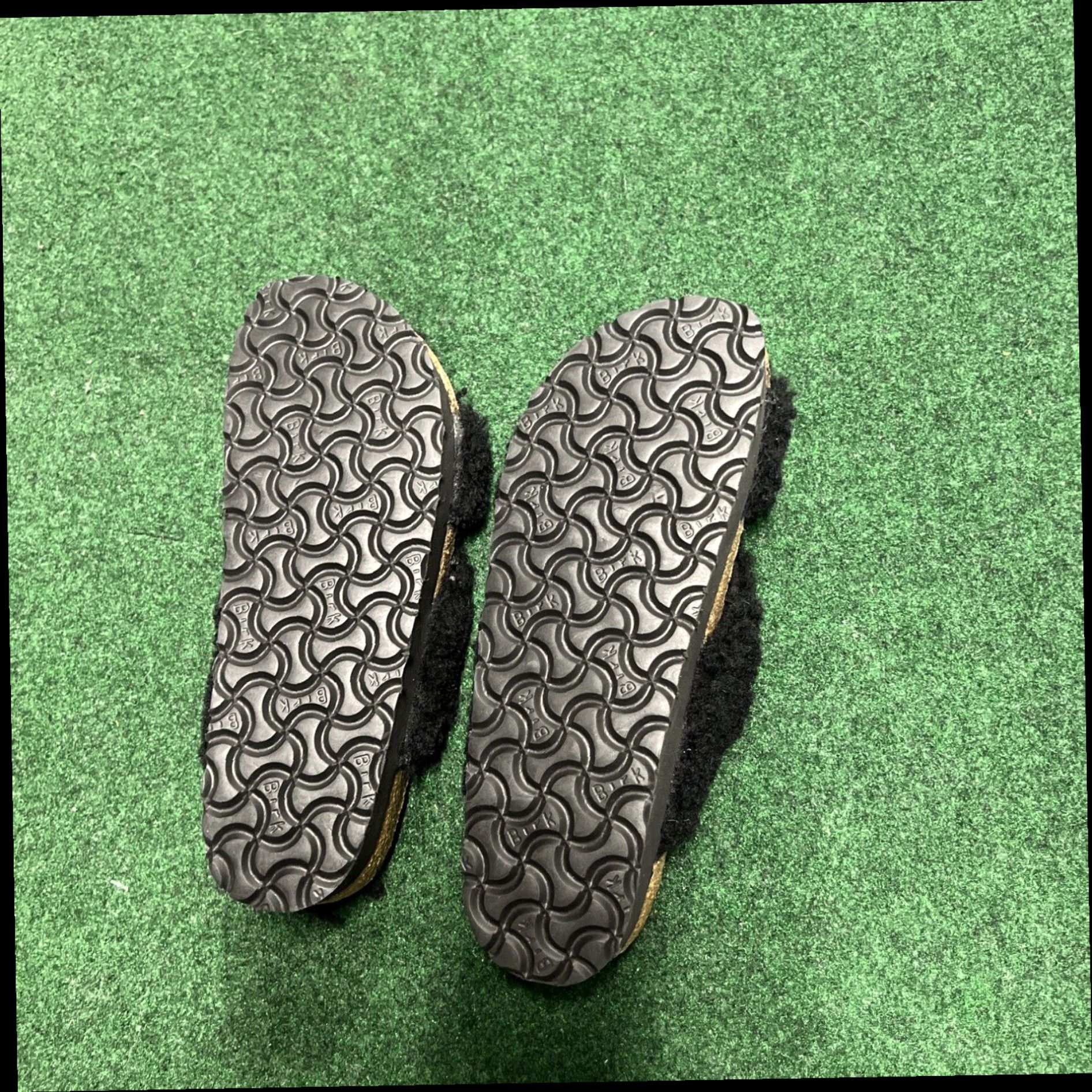 Birkenstock Papillio by Birkenstock Daytona Shearling Sandal Black Fuzzy Slide Size: 39/ 8 Size US 8 / IT 38 - 6 Thumbnail