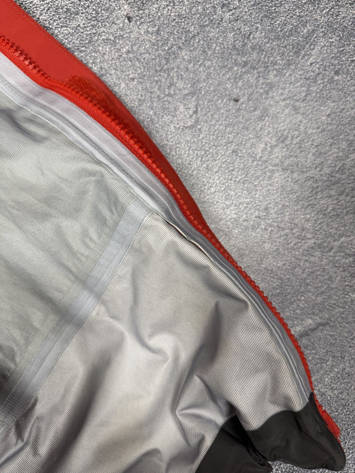The North Face Outdoor The North Face Jacket Goretex TNF Size US M / EU 48-50 / 2 - 13 Thumbnail