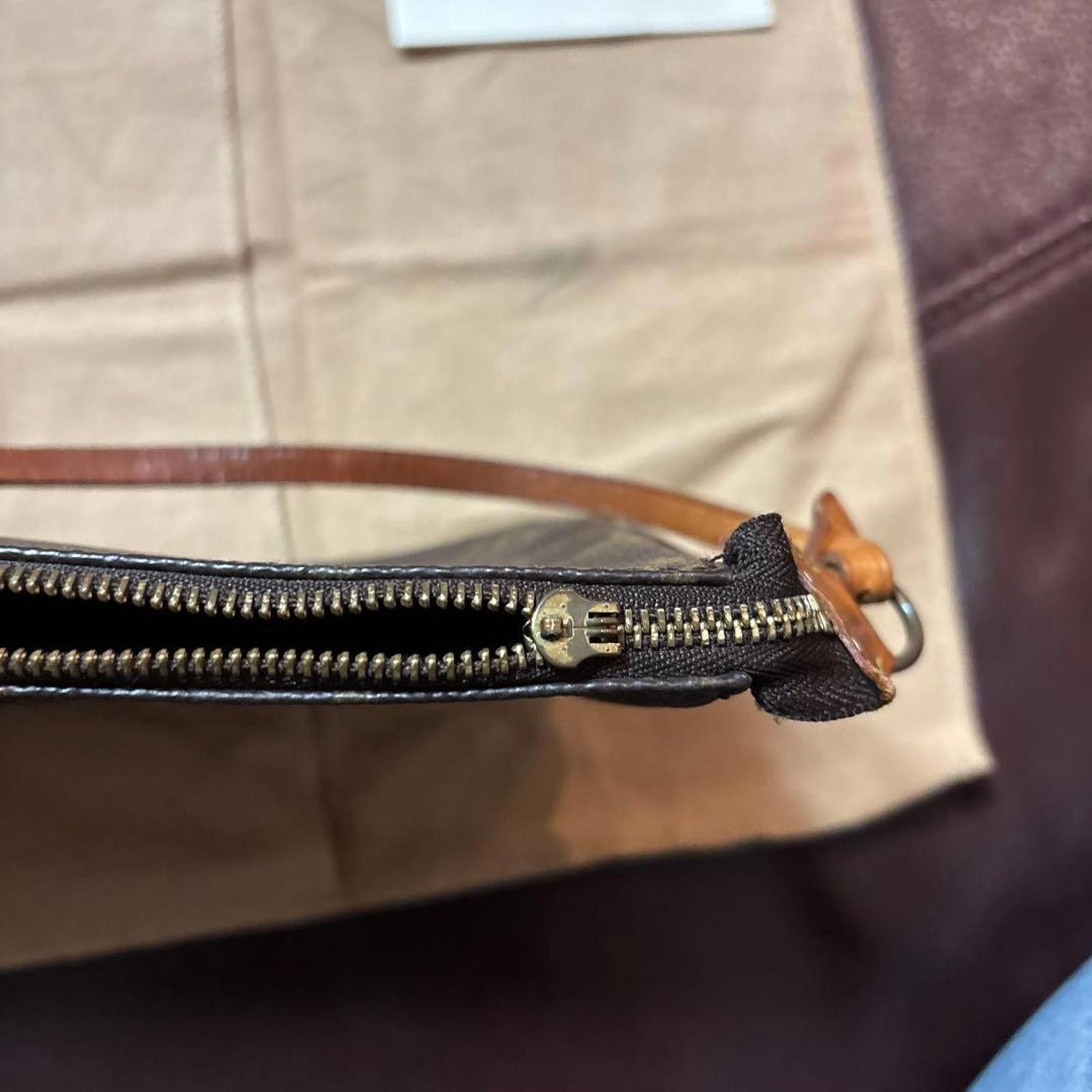 Louis Vuitton Louis Vuitton - Monogram Canvas Pochette Size ONE SIZE - 5 Thumbnail