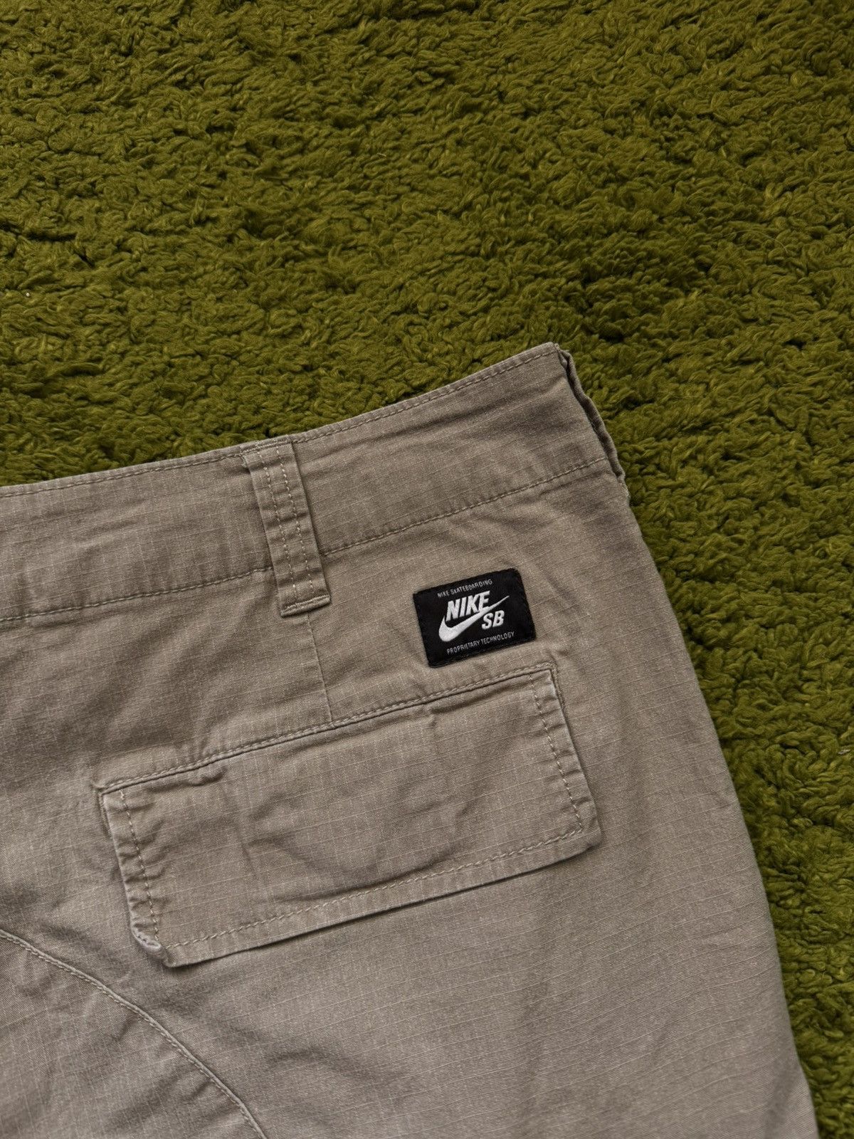 Nike SB Nike SB cargo shorts Size US 34 / EU 50 - 13 Thumbnail