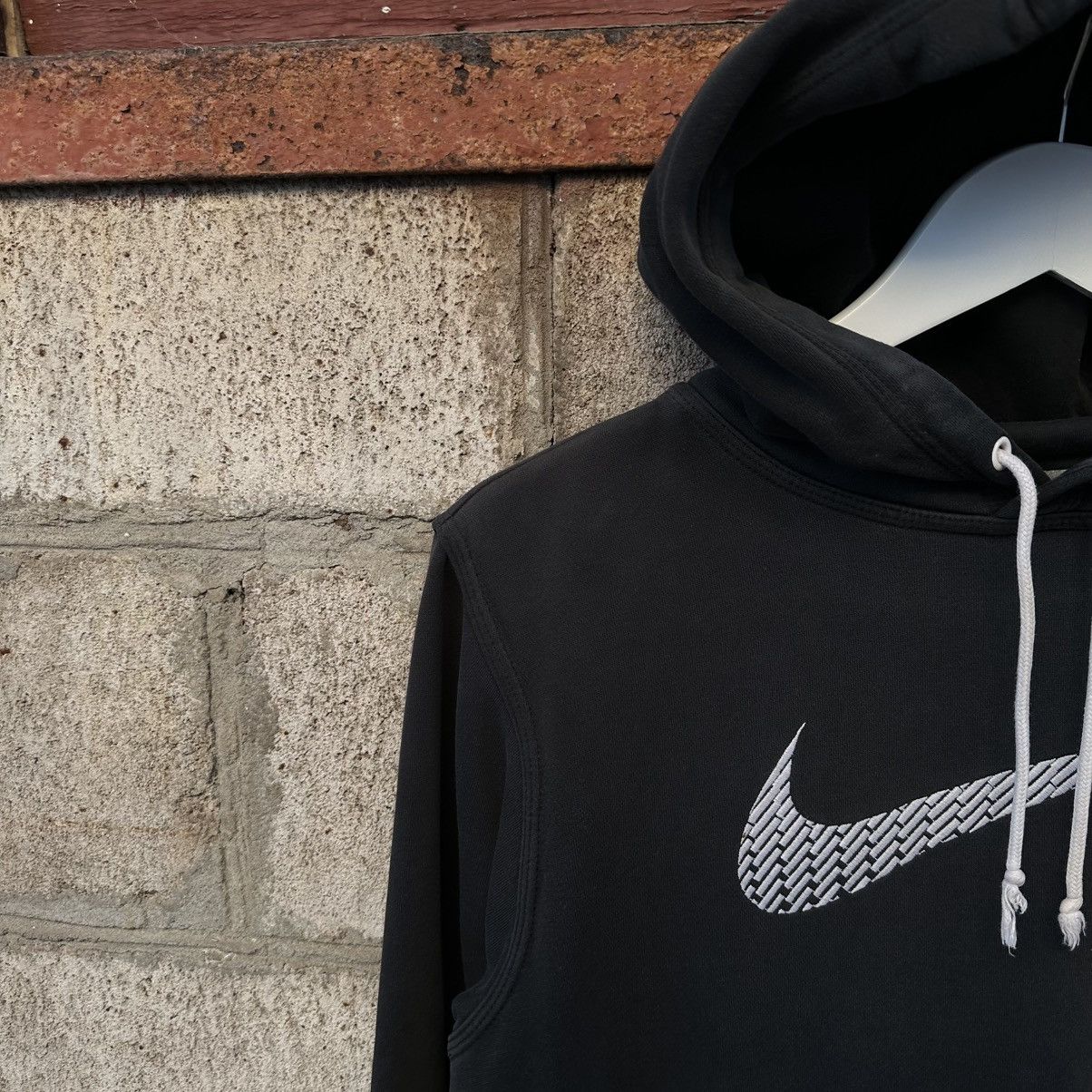 Nike Vintage Nike Hoodie Big Logo Size S Y2K 00s USA Hype Trend Size US S / EU 44-46 / 1 - 6 Thumbnail