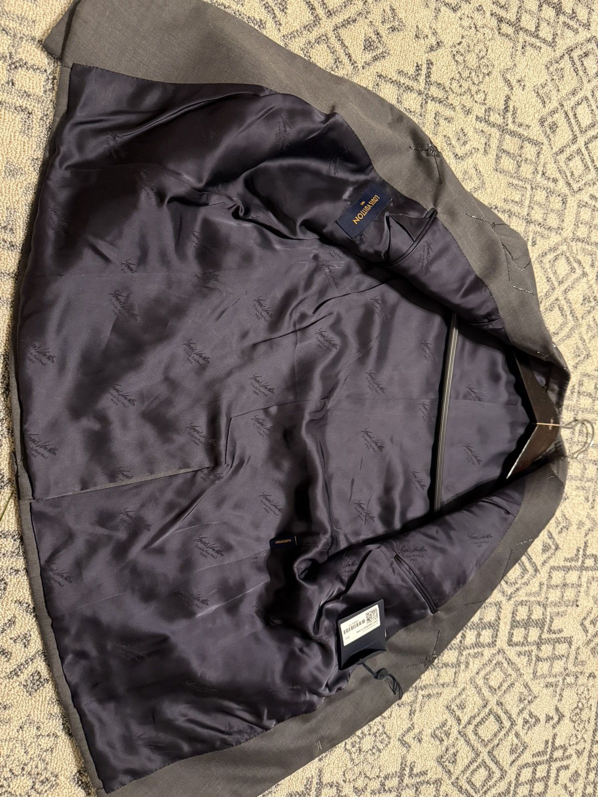 Louis Vuitton Louis Vuitton Evening Cut Away Jacket (1AAV14) Size 50R - 9 Thumbnail