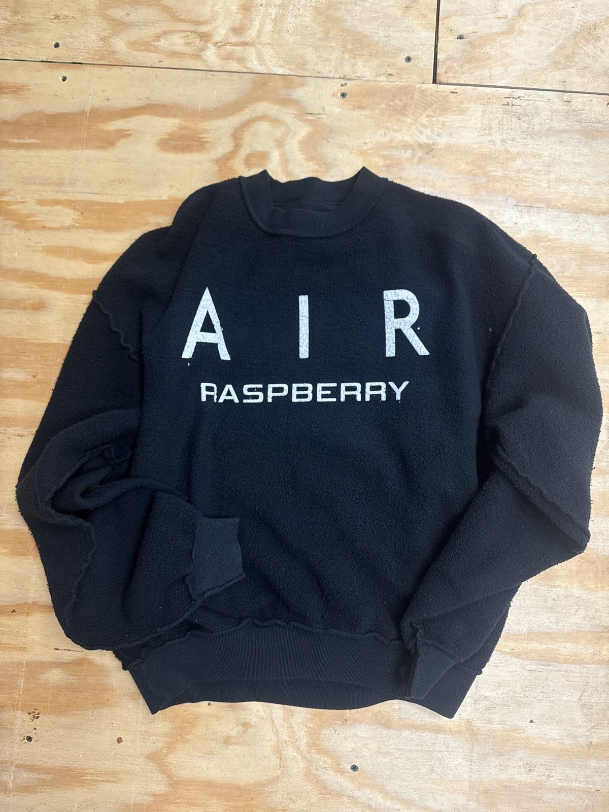 The GV Gallery The GV gallery raspberry hills air crewneck black Size US L / EU 52-54 / 3 - 1 Thumbnail