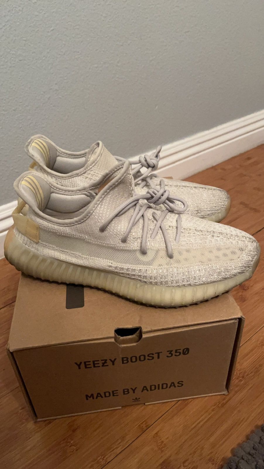adidas yeezy 350 v2 footlocker