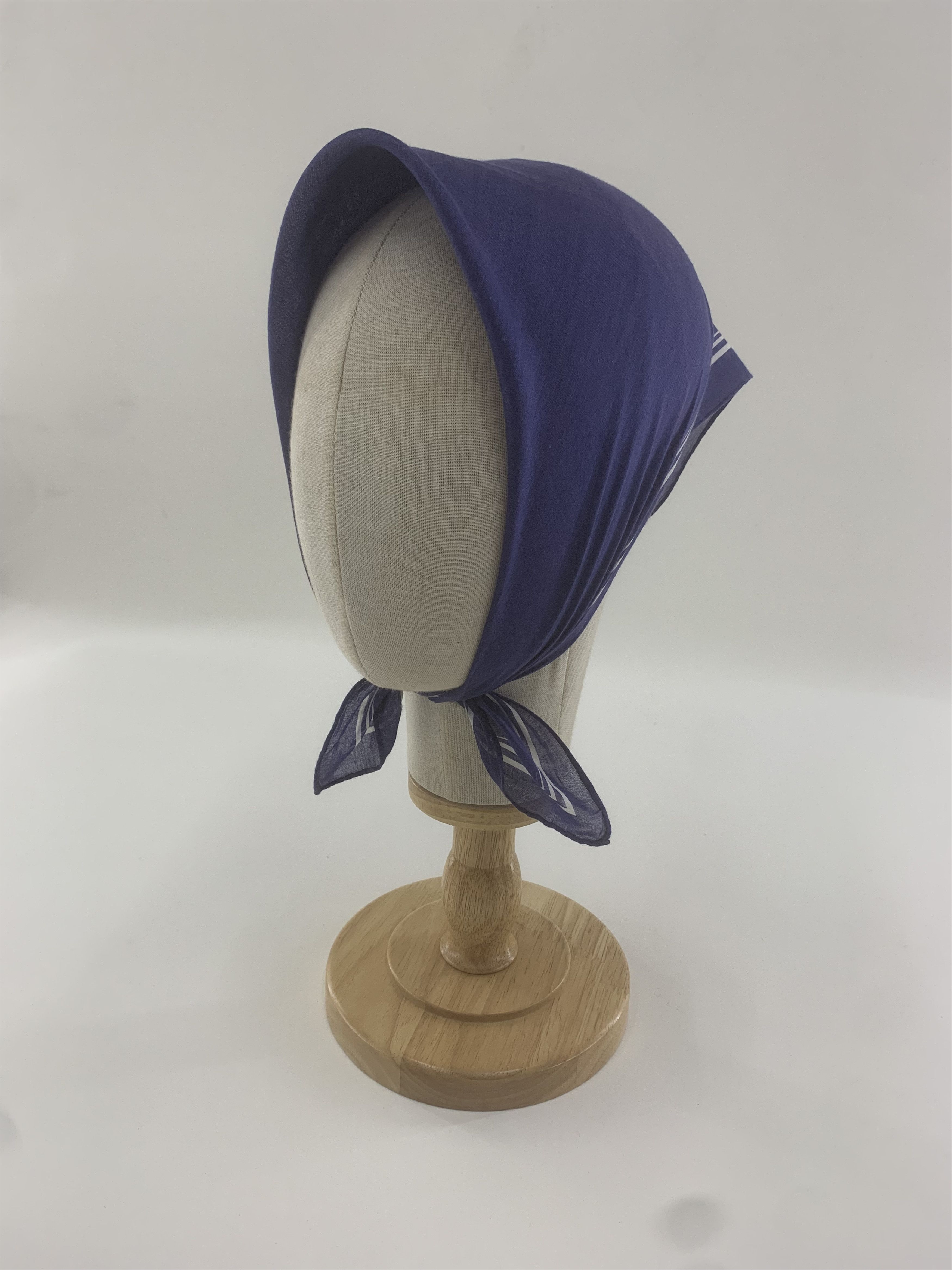 Yves Saint Laurent Yves Saint Lauren Handkerchief Bandana Neckerchief TB3314 Size ONE SIZE - 1 Thumbnail
