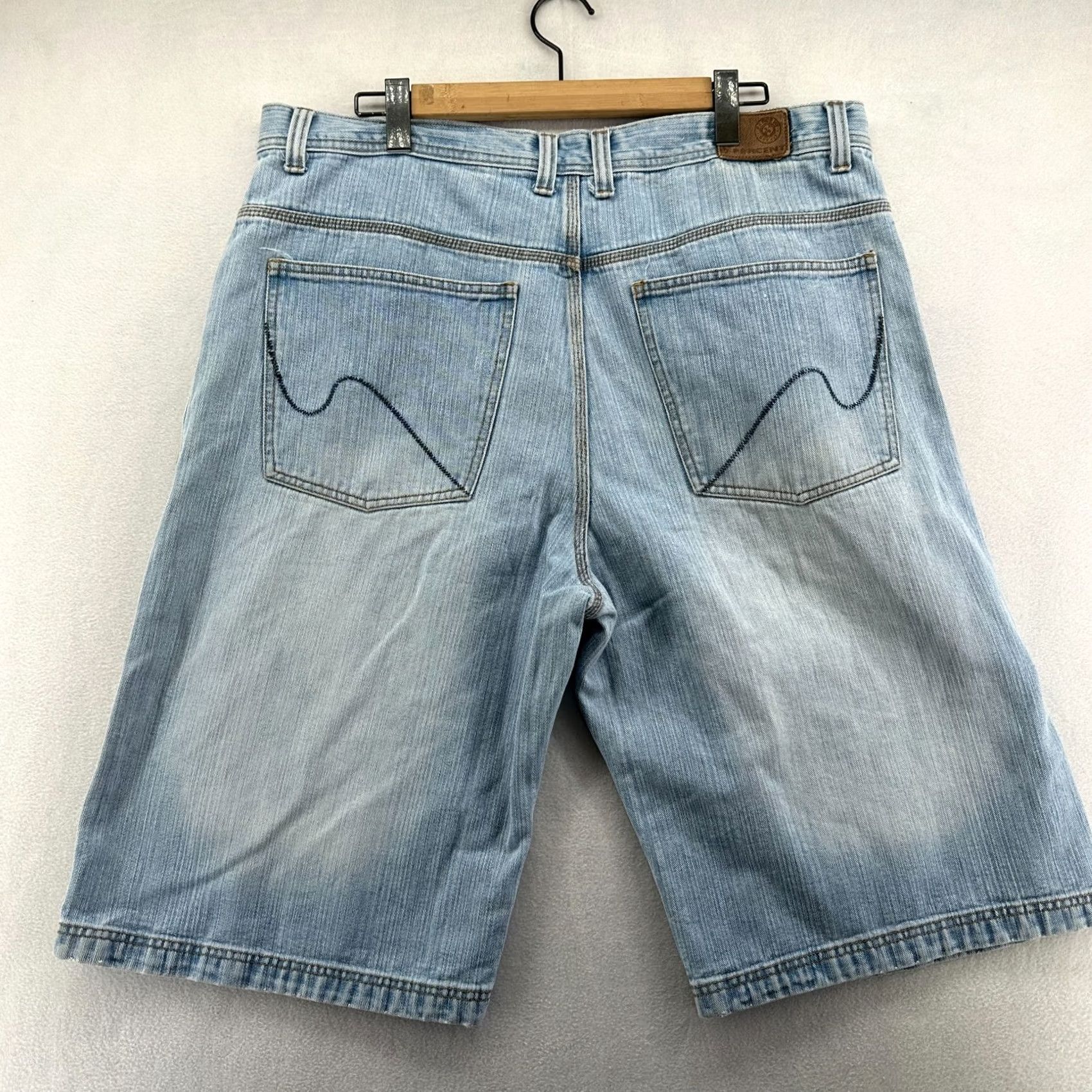 Vintage Percent Denim Bermuda Shorts Blue Men's Size 40 Light Wash 5-Pocket Design Size US 40 / EU 56 - 2 Thumbnail