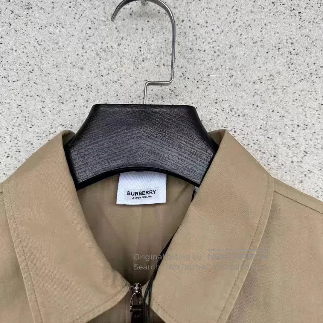 Burberry Burberry Half-Zip Short-Sleeve Shirt. Size XS / US 0-2 / IT 36-38 - 2 Thumbnail