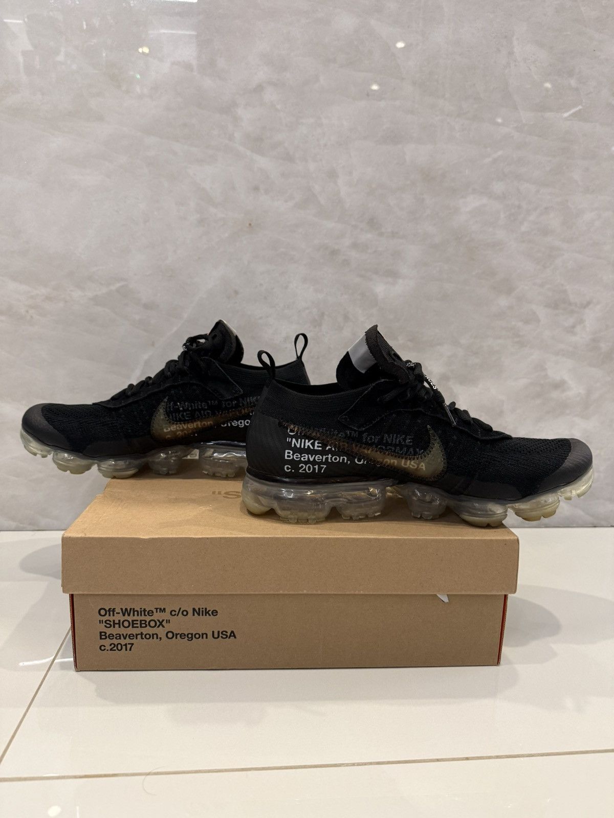 Nike × Off-White Vapourmax Size US 10 / EU 43 - 2 Thumbnail