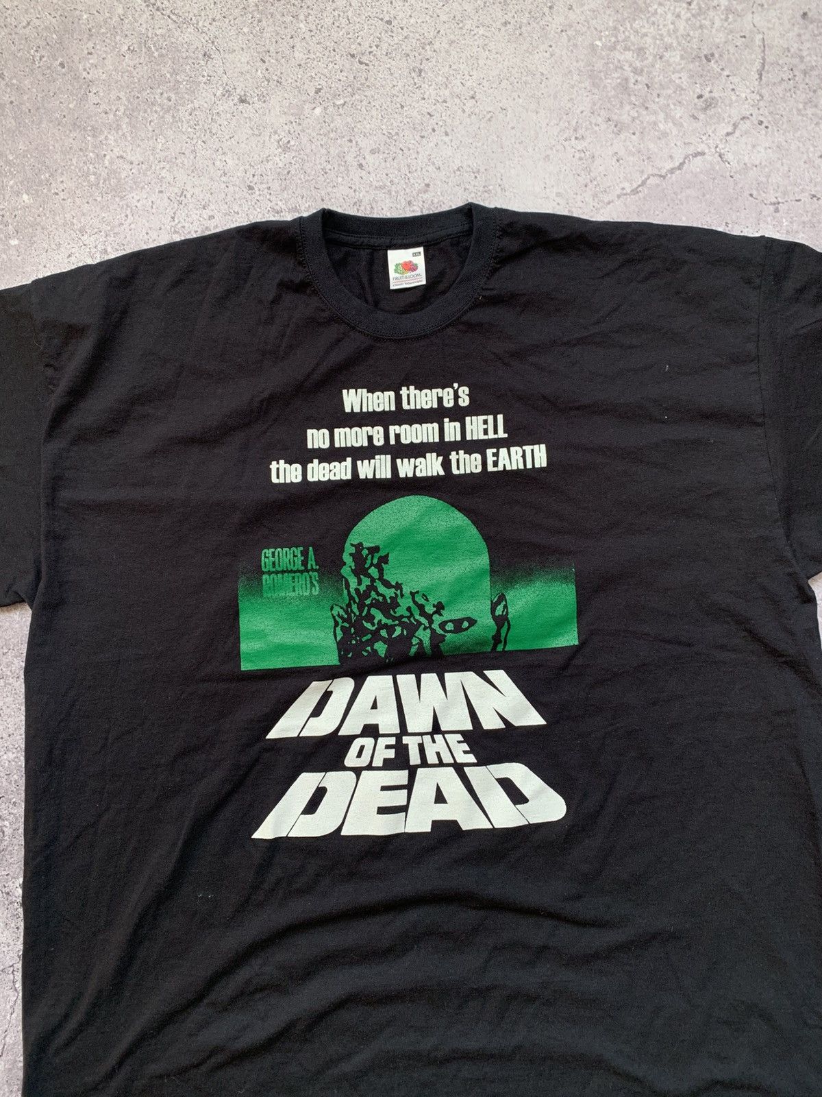Fruit Of The Loom 🔥VINTAGE DAWN OF THE DEAD 00’S HORROR MOVIE PROMO TSHIRT Size US XXL / EU 58 / 5 - 3 Thumbnail